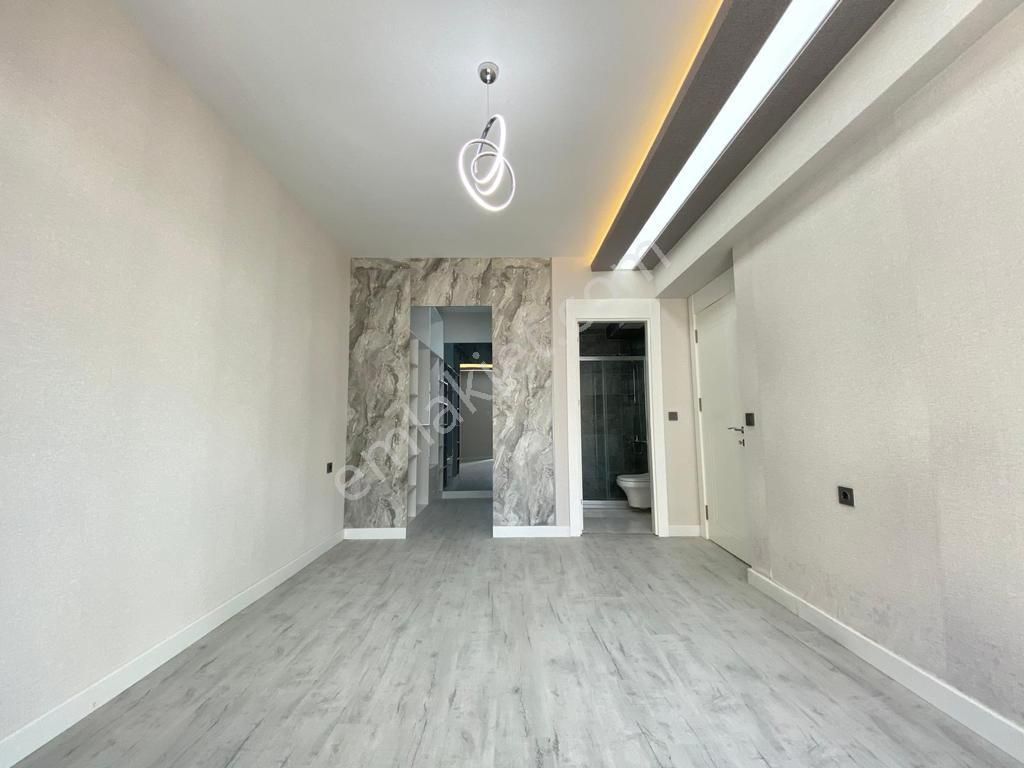 Pursaklar Mehmet Zengin Emlak'tan Kapalı Otoparklı Çift Banyolu 13.kat 4+1 Lüks Sitede Daire - Görsel 15