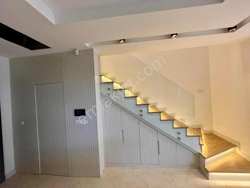 Kuşadası Davutlar'da Müstakil Havuzlu Satılık 3+1 Villa - Görsel 6