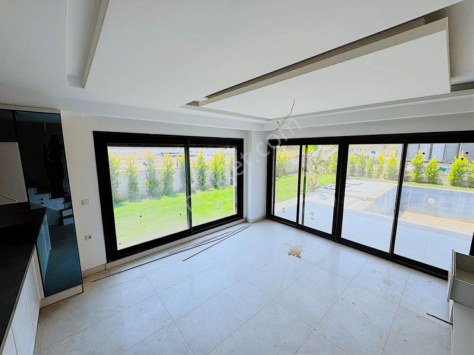 Kuşadası Davutlar'da Müstakil Havuzlu Satılık 3+1 Villa - Görsel 31