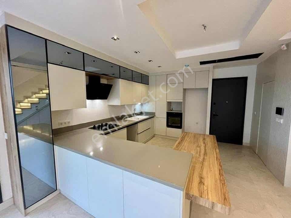 Kuşadası Davutlar'da Müstakil Havuzlu Satılık 3+1 Villa - Görsel 18