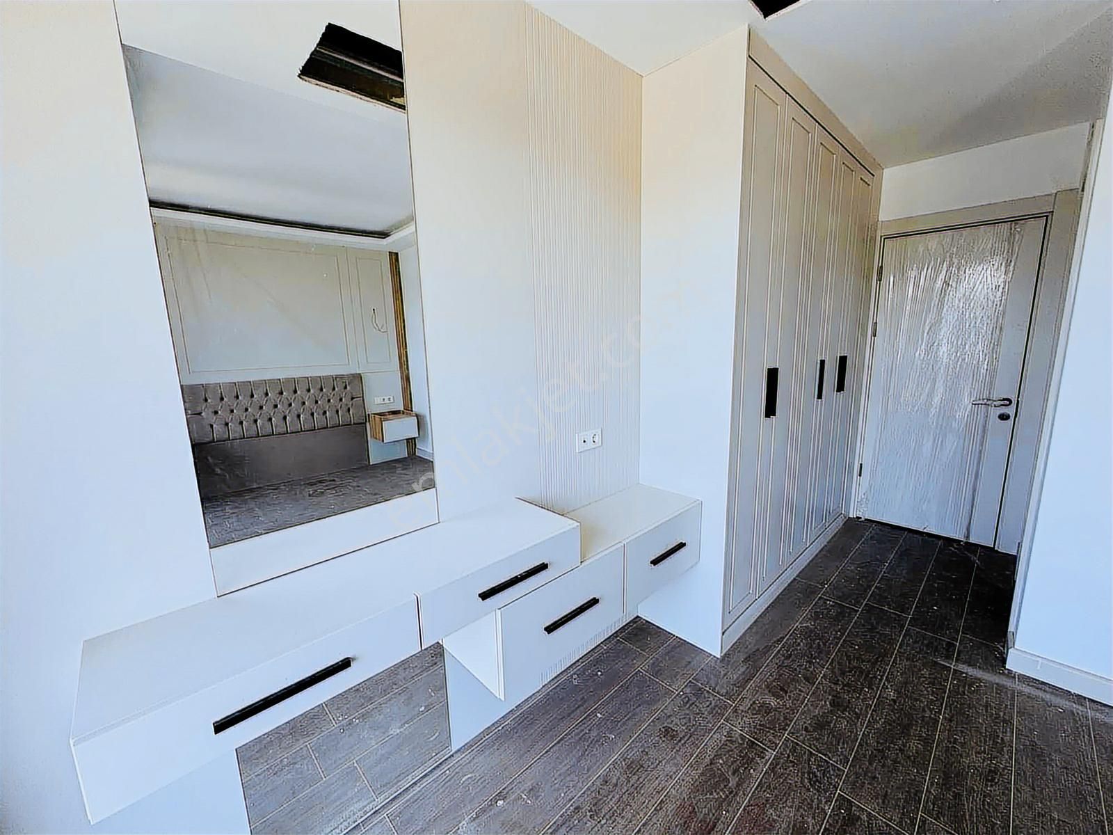 Kuşadası Davutlar'da Müstakil Havuzlu Satılık 3+1 Villa - Görsel 32