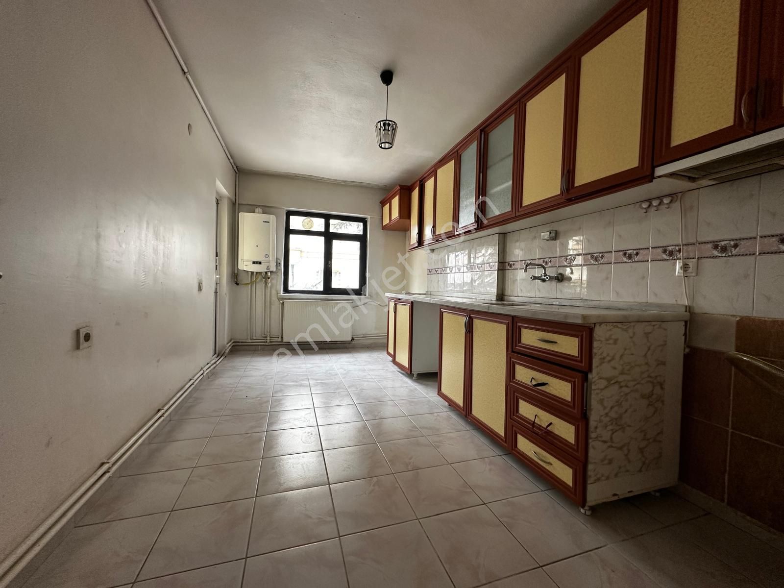 Pursaklar Mehmet Zengin Emlak'tan Fatih Mah. Çarşı İçinde 1.kat 3+1 Daire - Görsel 4