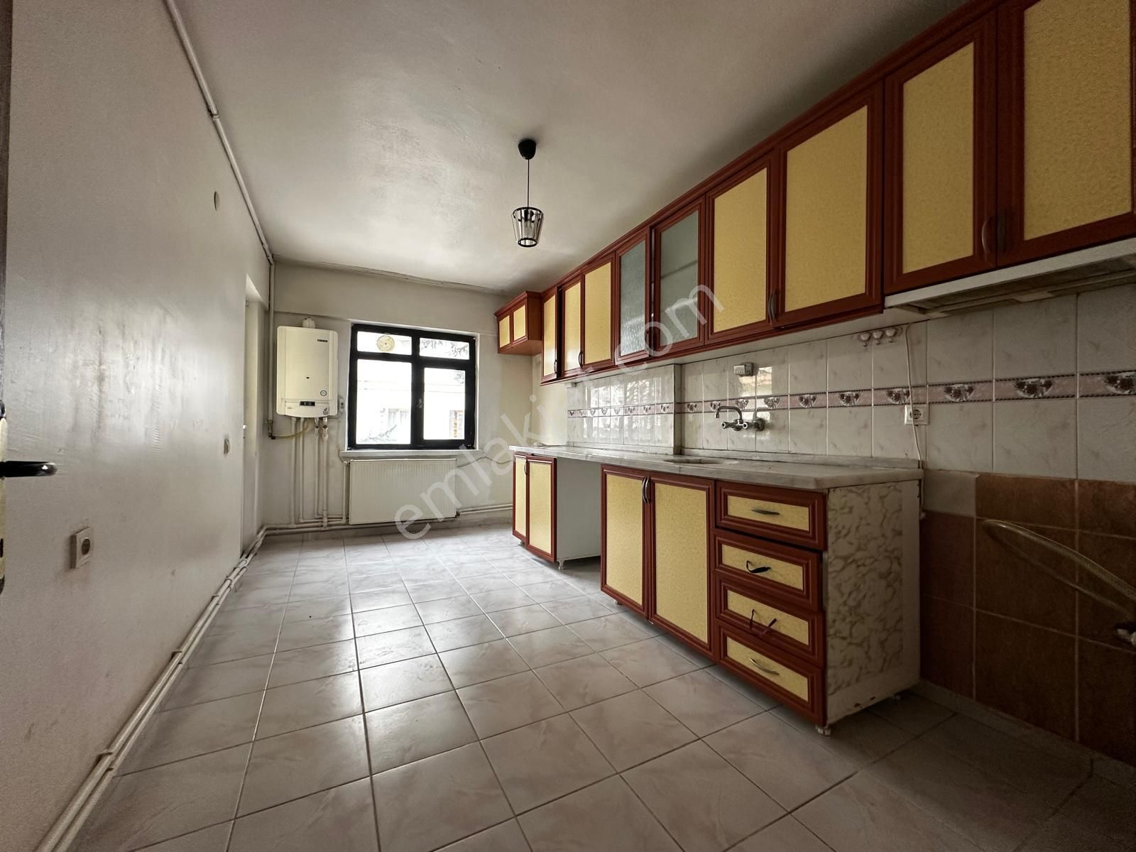 Pursaklar Mehmet Zengin Emlak'tan Fatih Mah. Çarşı İçinde 1.kat 3+1 Daire - Görsel 2