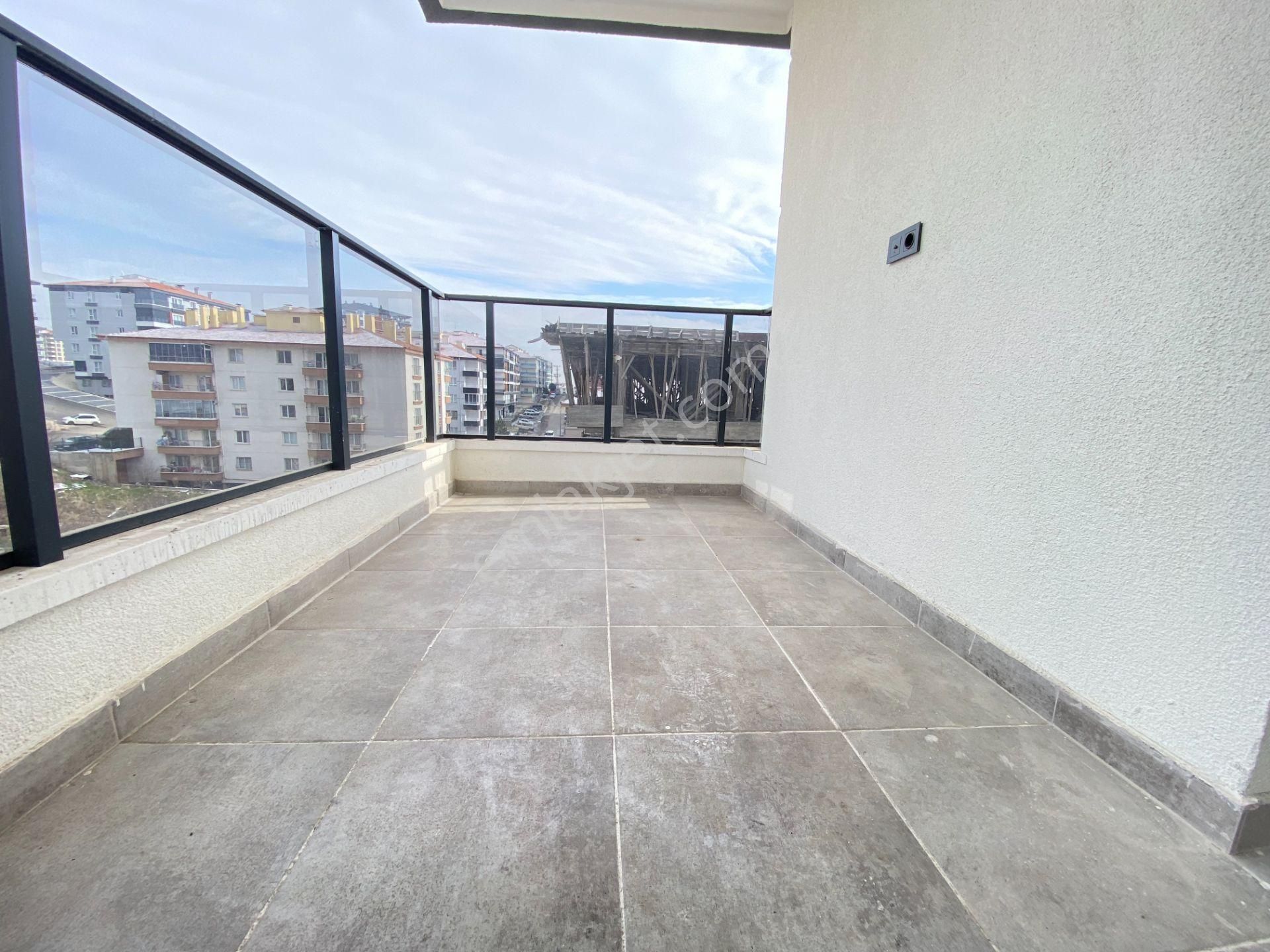 Gökçe Emlak'tan Sarayda Sıfır 3+1 Yerden Isıtmalı Satılık Daire - Görsel 25