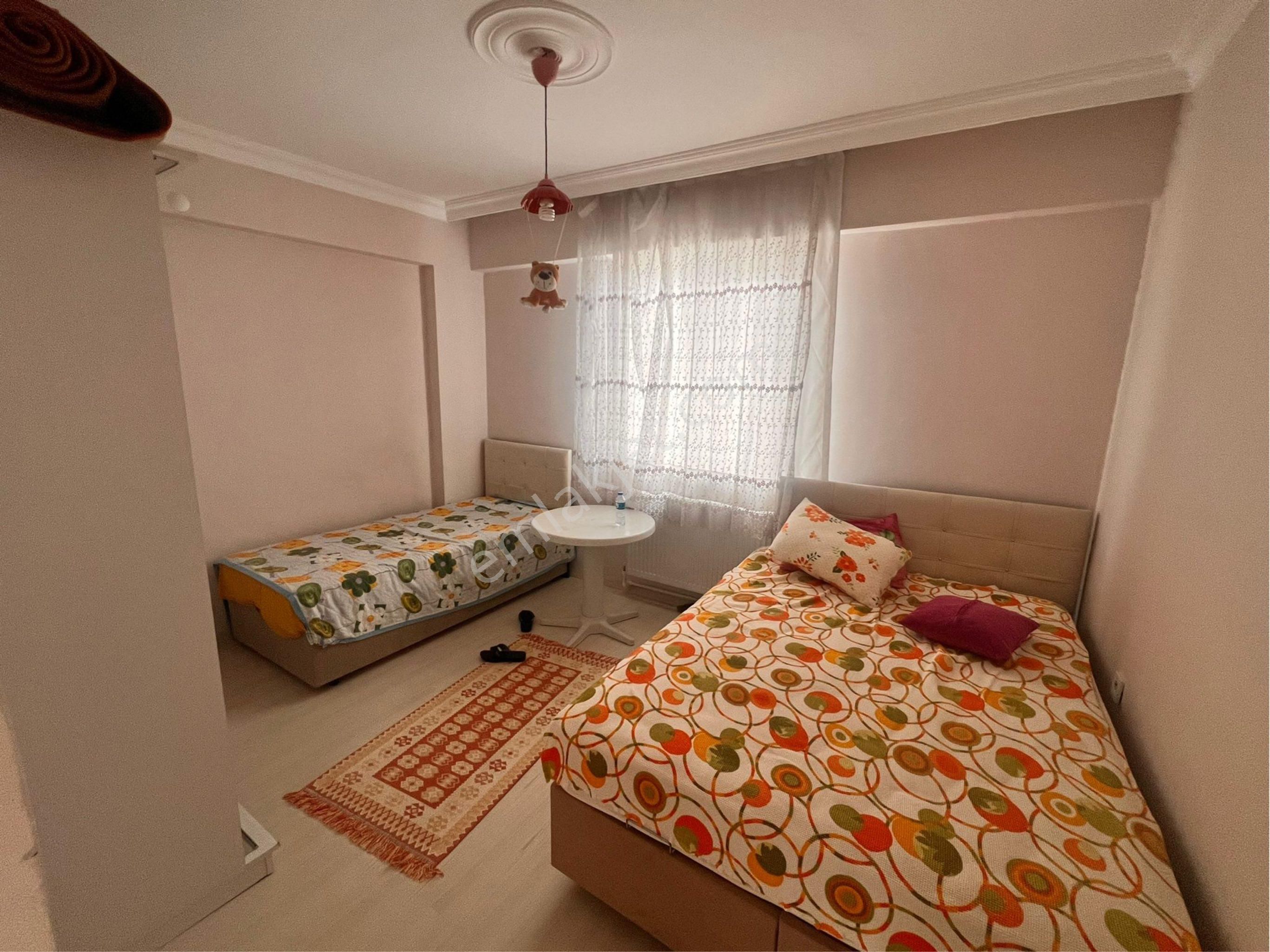 Şarköy Cumhuriyet Mah. Çift Balkon İskanlı Full Eşyalı Daire Satılık - Görsel 3