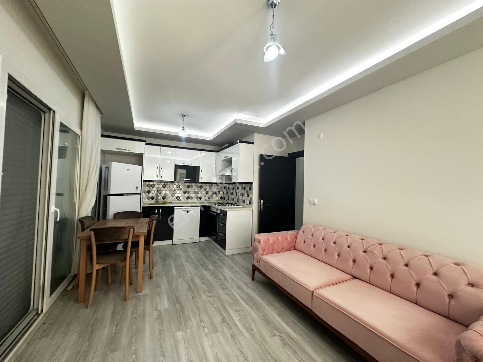 Kuşadası Merkezde Yüksek Giriş 2+1 Eşyalı - Görsel 10