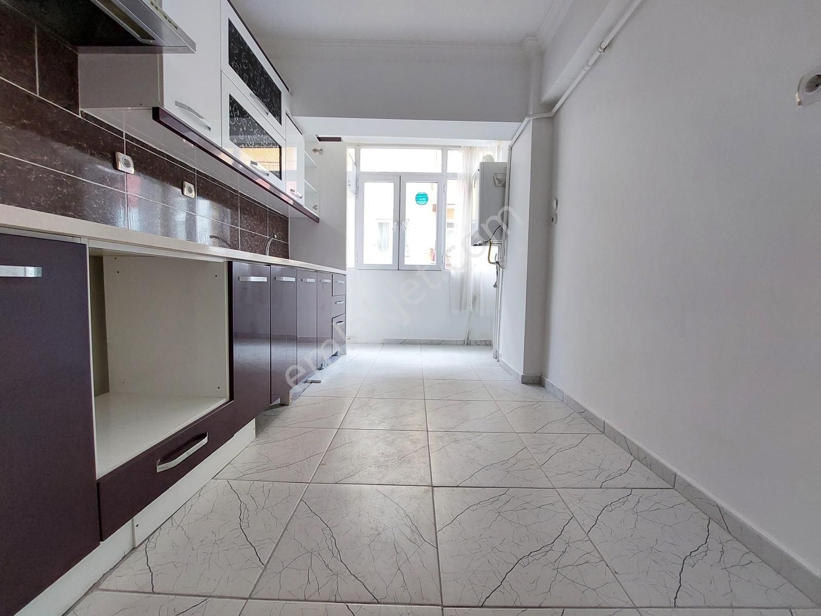 30 Ağustos Mah De Satılık 2+1 Yüksek Giriş Geniş Ön Cephe Daire - Görsel 5