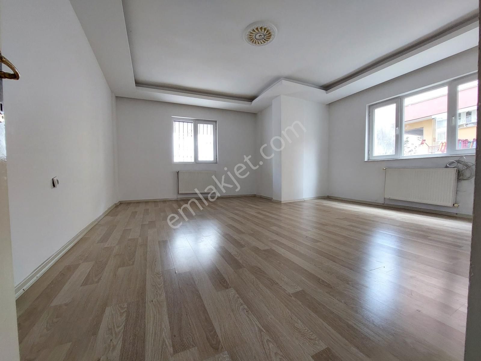 30 Ağustos Mah De Satılık 2+1 Yüksek Giriş Geniş Ön Cephe Daire - Görsel 6