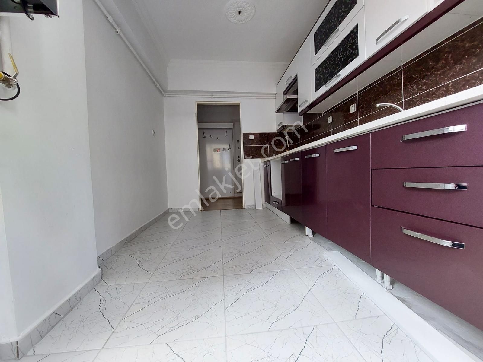 30 Ağustos Mah De Satılık 2+1 Yüksek Giriş Geniş Ön Cephe Daire - Görsel 24