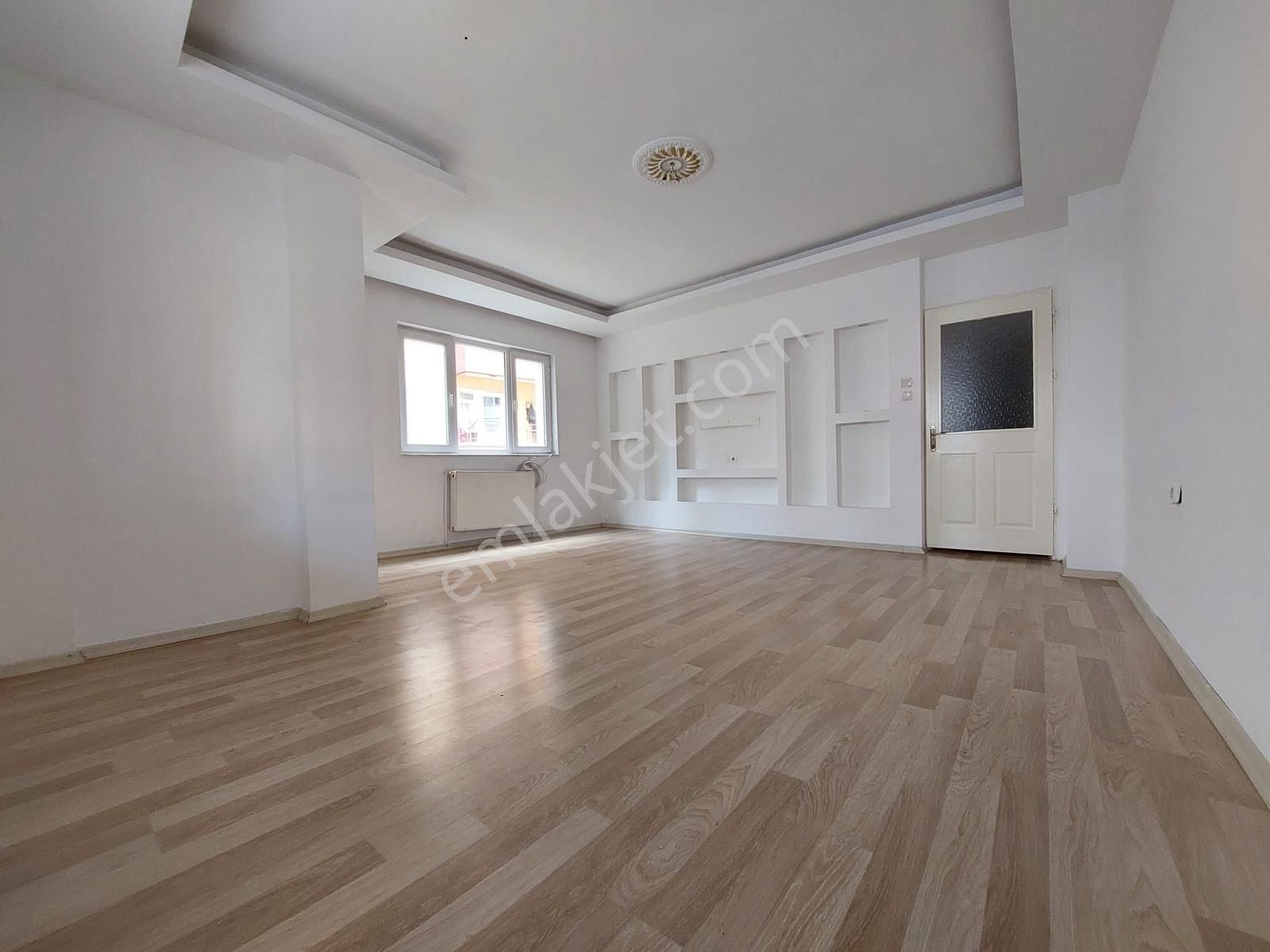 30 Ağustos Mah De Satılık 2+1 Yüksek Giriş Geniş Ön Cephe Daire - Görsel 11