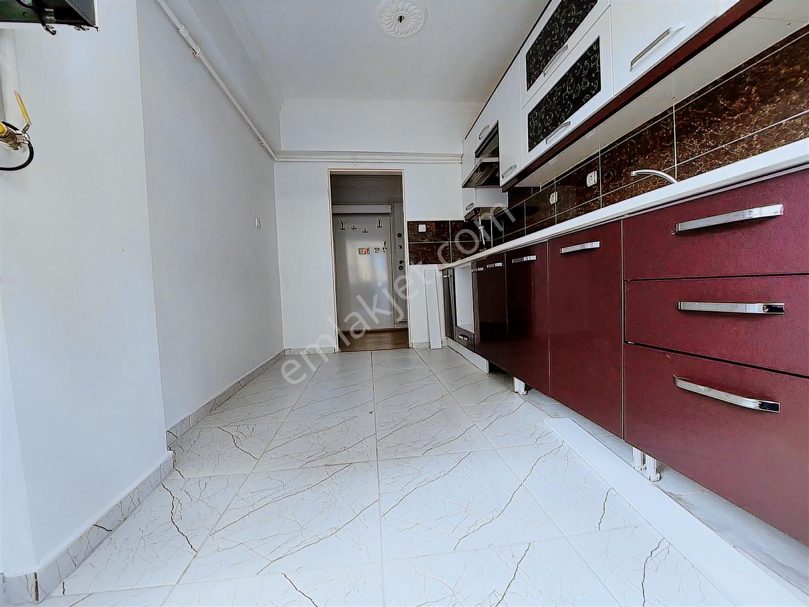 30 Ağustos Mah De Satılık 2+1 Yüksek Giriş Geniş Ön Cephe Daire - Görsel 23