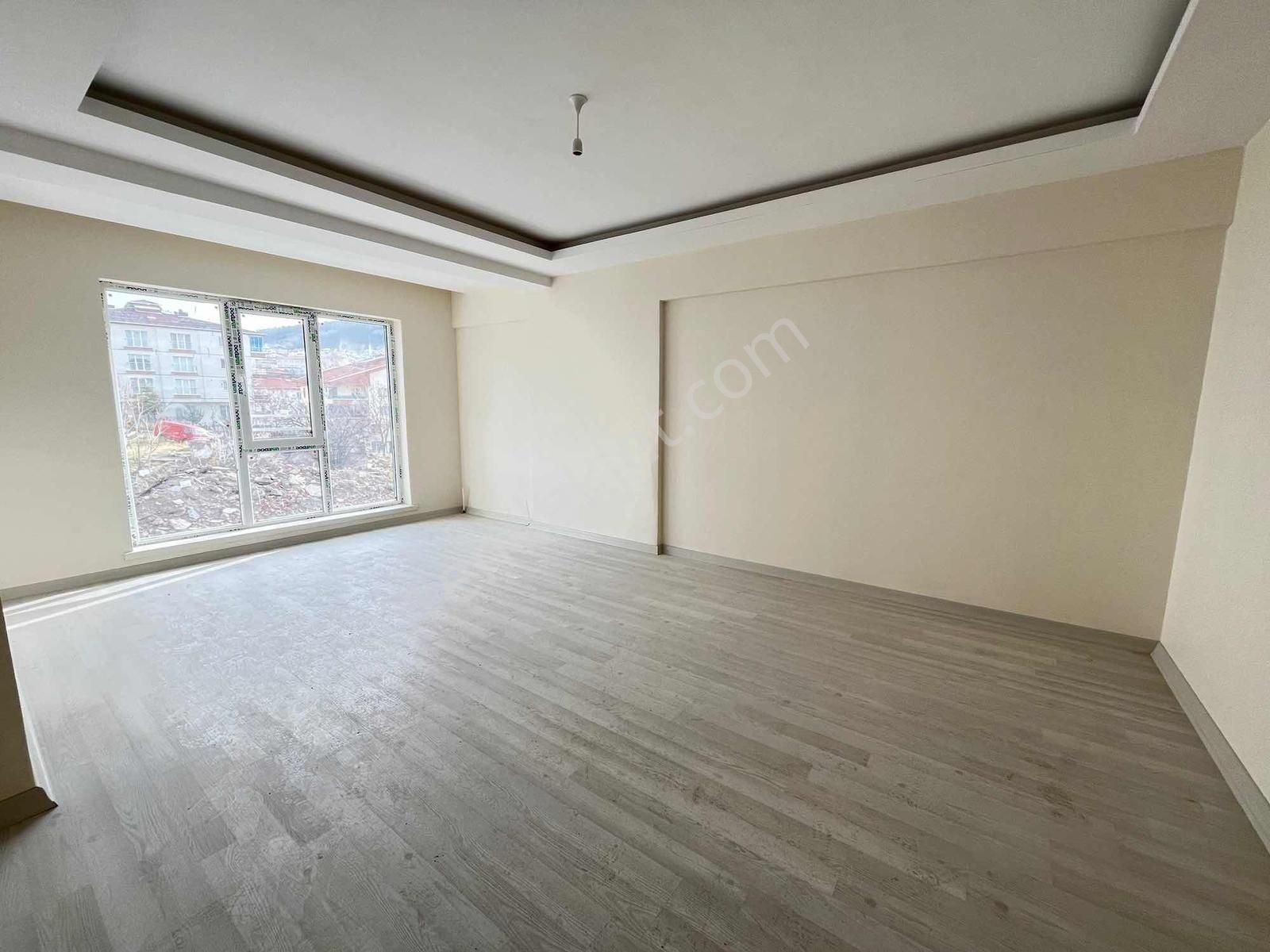 Özmar Market Yakını 3+1 110 M2 3.katta Güney Cephe Fırsat Daire