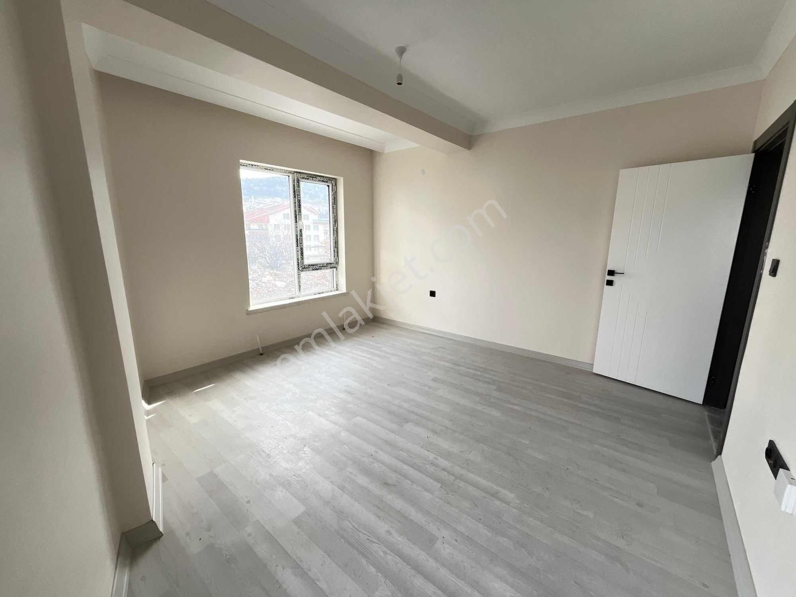 Özmar Market Yakını 3+1 110 M2 3.katta Güney Cephe Fırsat Daire - Görsel 24