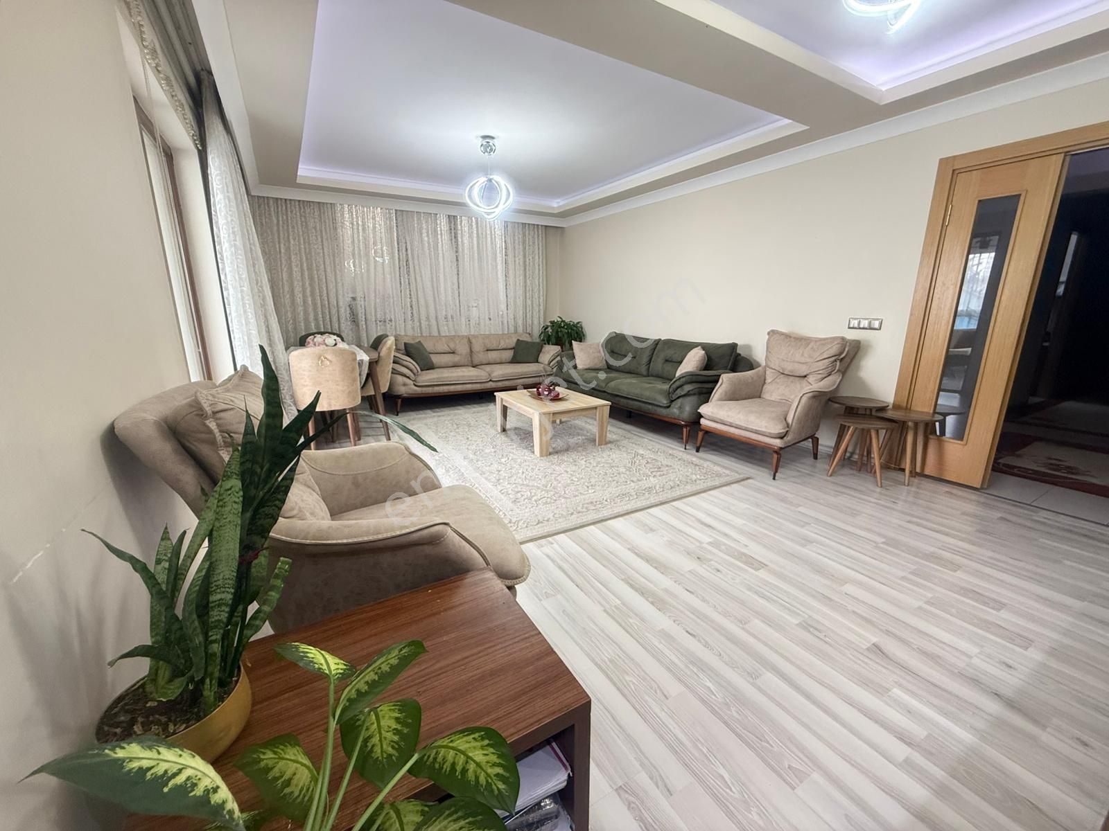 Pursaklar Mehmet Zengin Emlak'tan Otoparklı Çift Banyolu 1.kat 3+1 Lüks Sitede Daire - Görsel 7