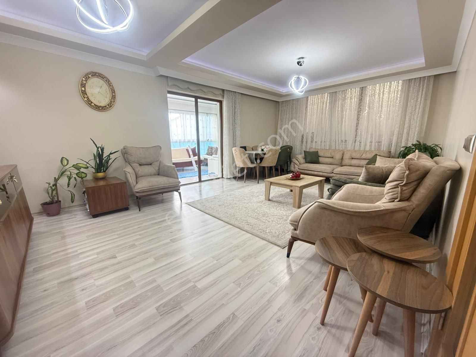 Pursaklar Mehmet Zengin Emlak'tan Otoparklı Çift Banyolu 1.kat 3+1 Lüks Sitede Daire - Görsel 5