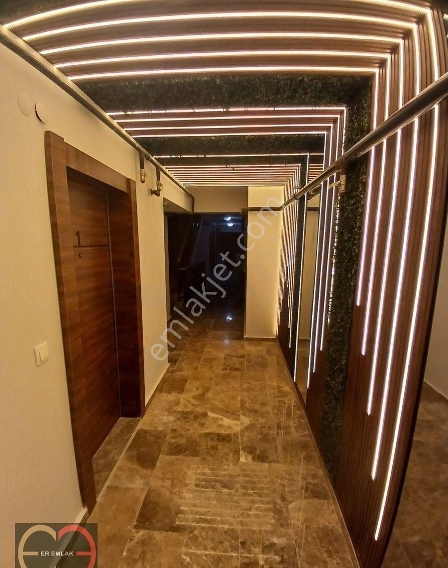 Bahçelievler Katta Giyinme Odalı Sıfır 4+1 Süper Lüx Daire - Görsel 17