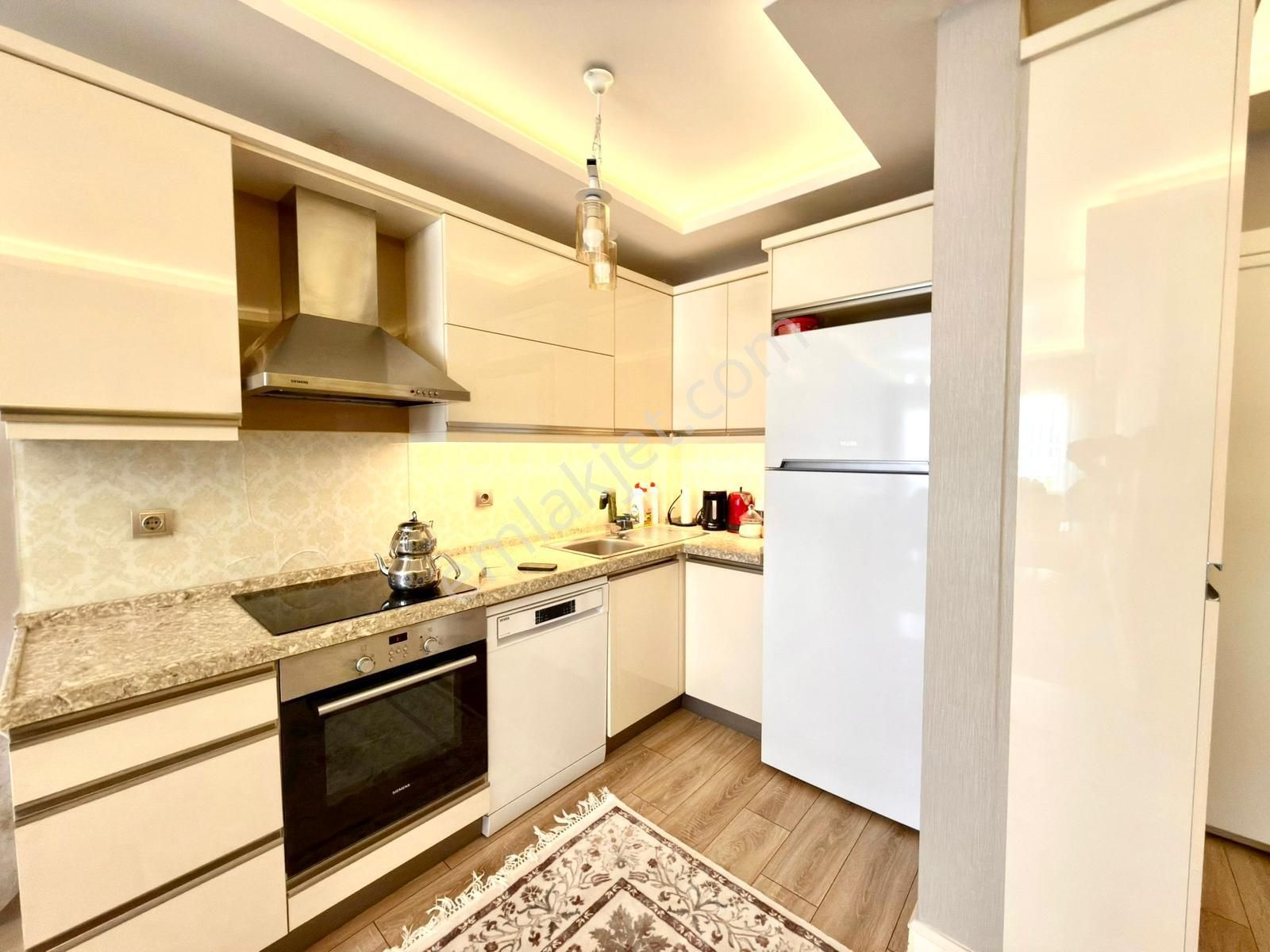 🏡 Referans'tan Altınkum'da Site İçerisinde Ön Cephe Havuzlu 1+1 Dair