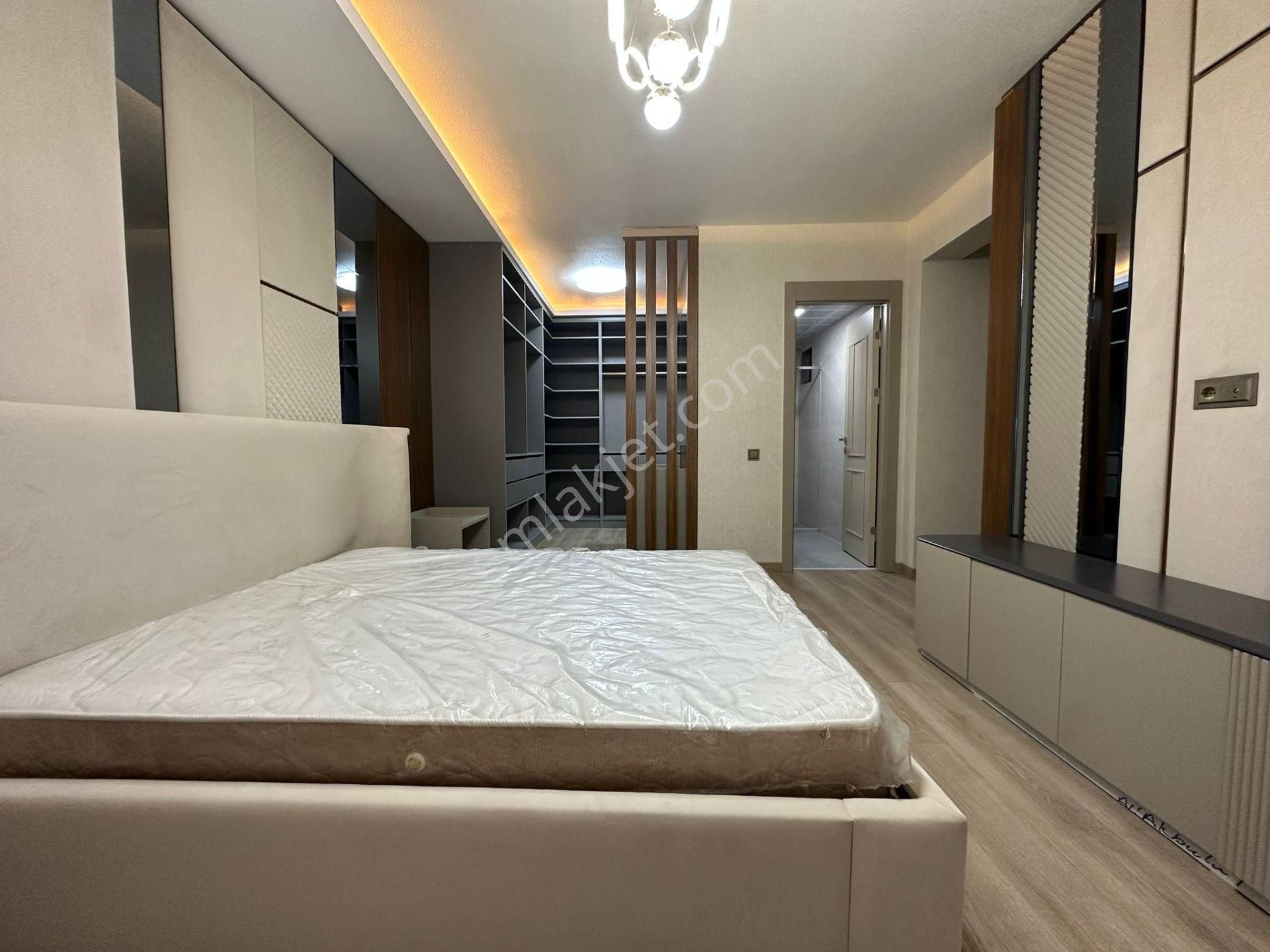 Pursaklar Mehmet Zengin Emlak'tan Kapalı Otoparklı Sitede 9. Kat 4+1 Ultra Lüks Hastane Yakını - Görsel 11