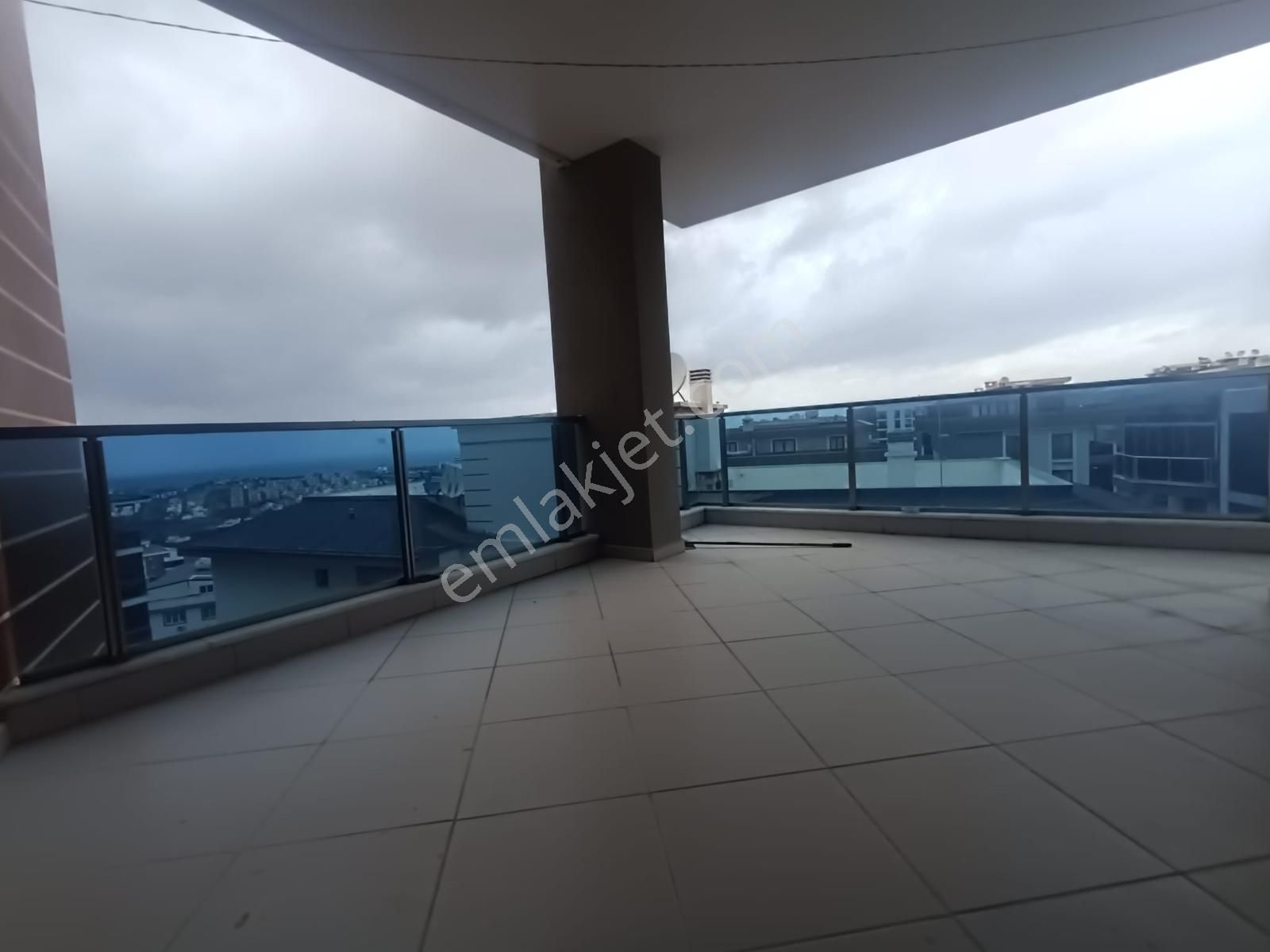 Değirmendere'de Deniz Manzaralı Havuzlu Satılık 3+1 Daire - Görsel 15