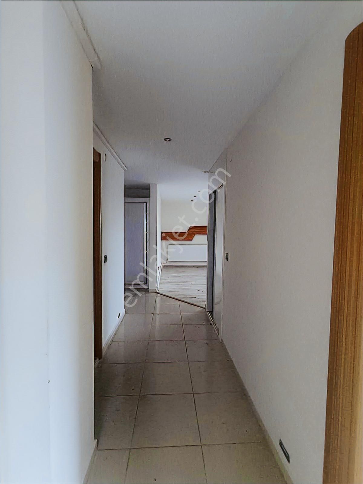 Değirmendere'de Deniz Manzaralı Havuzlu Satılık 3+1 Daire - Görsel 3