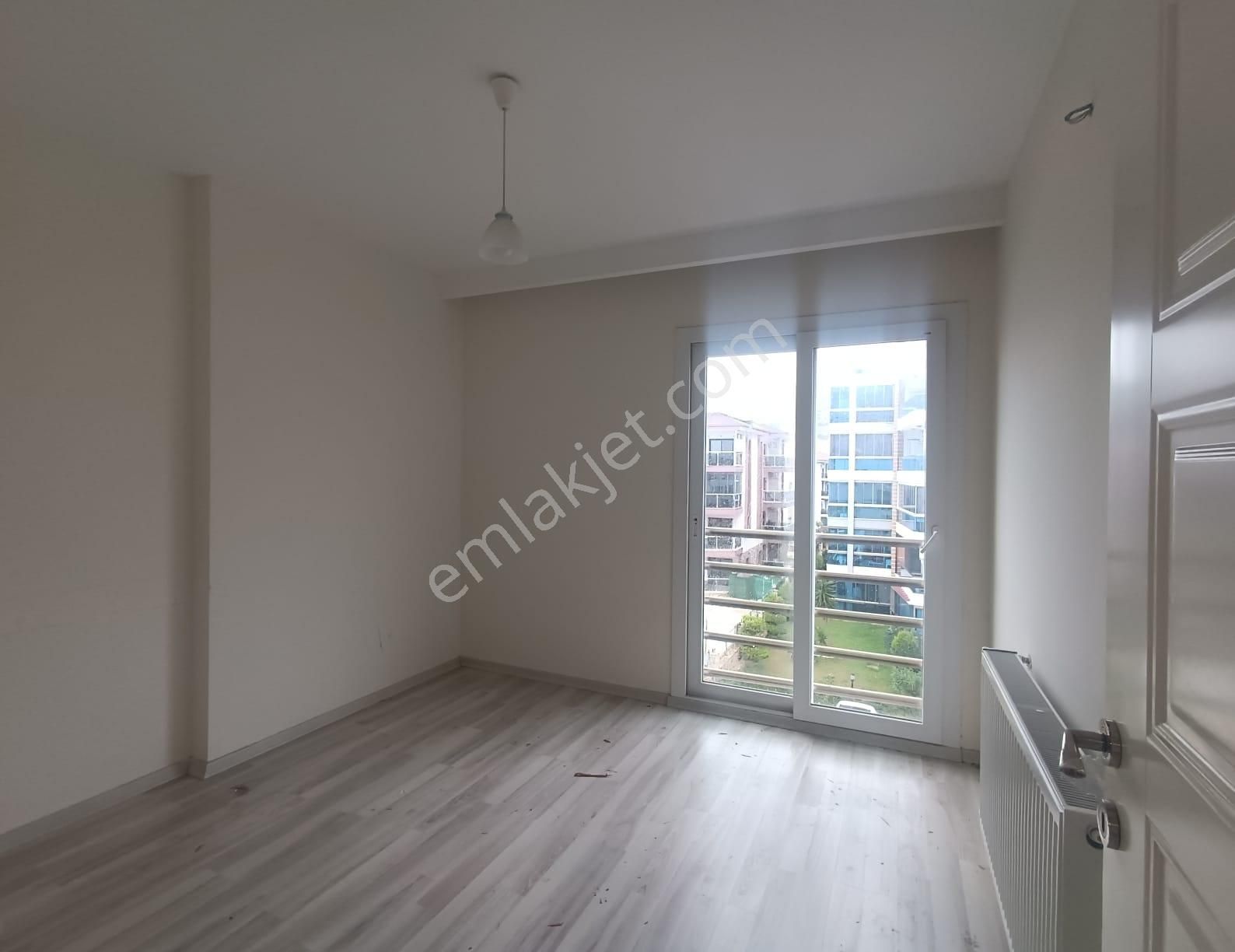 Değirmendere'de Deniz Manzaralı Havuzlu Satılık 3+1 Daire - Görsel 26