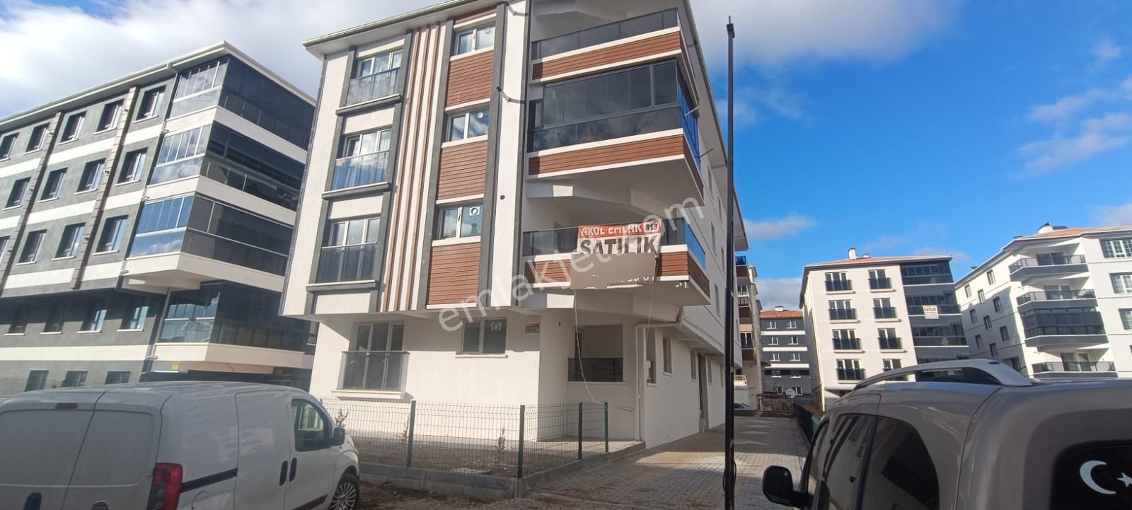 Vural Baylan Bulvar Yakını Ara Katta 135 M'2 4+1 Yeni Bina - Görsel 4