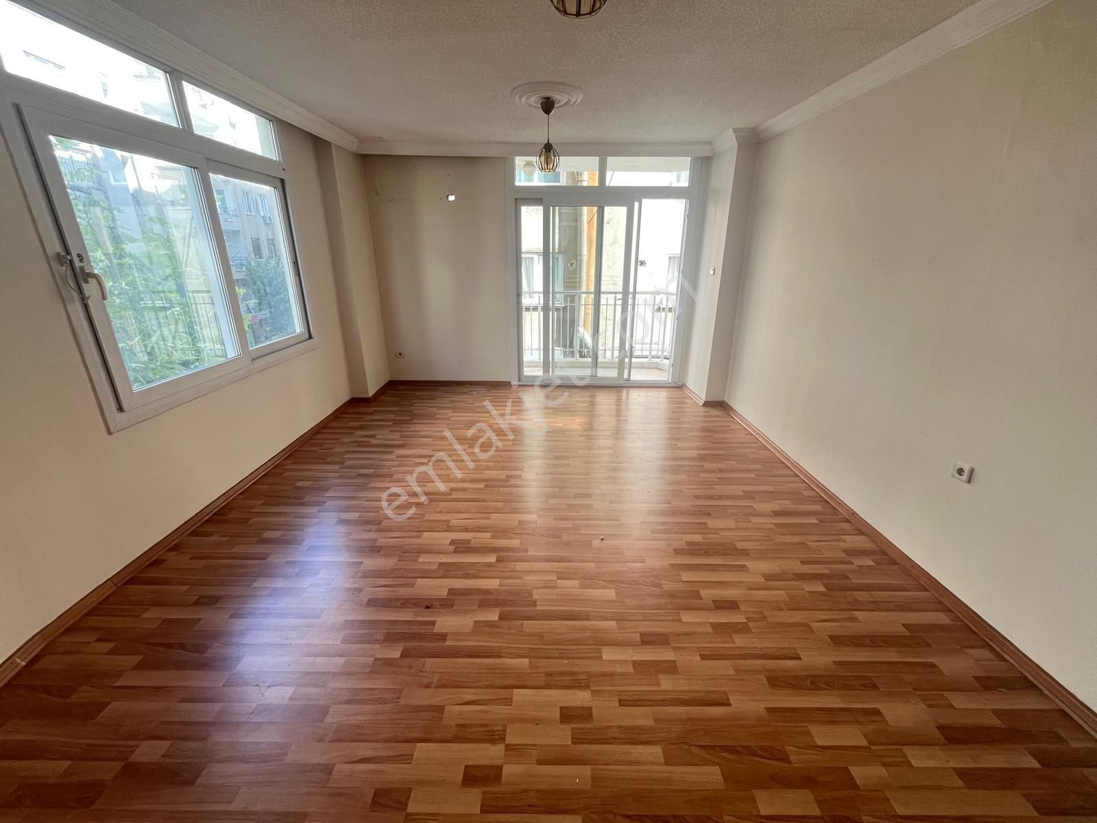 Prestij'den Barış'ta Cadde Üzeri Asansörlü Geniş 3+1 Daire