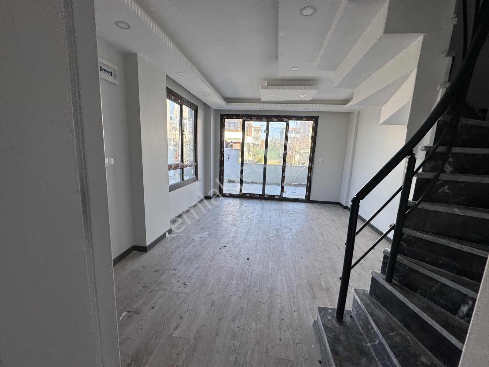 #mega Yapı# Kapalı Mutfak Köşebaşı Arsa İçinde İskanlı Villa - Görsel 5