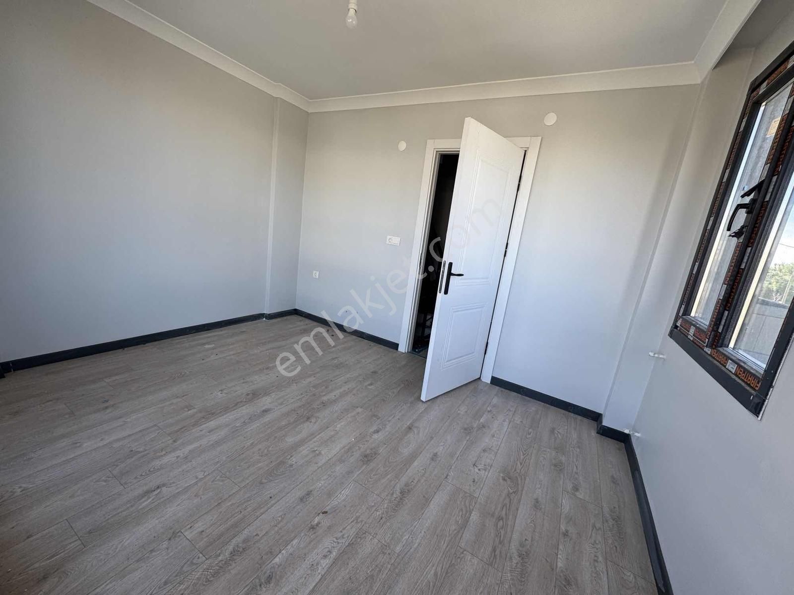 #mega Yapı# Kapalı Mutfak Köşebaşı Arsa İçinde İskanlı Villa - Görsel 2