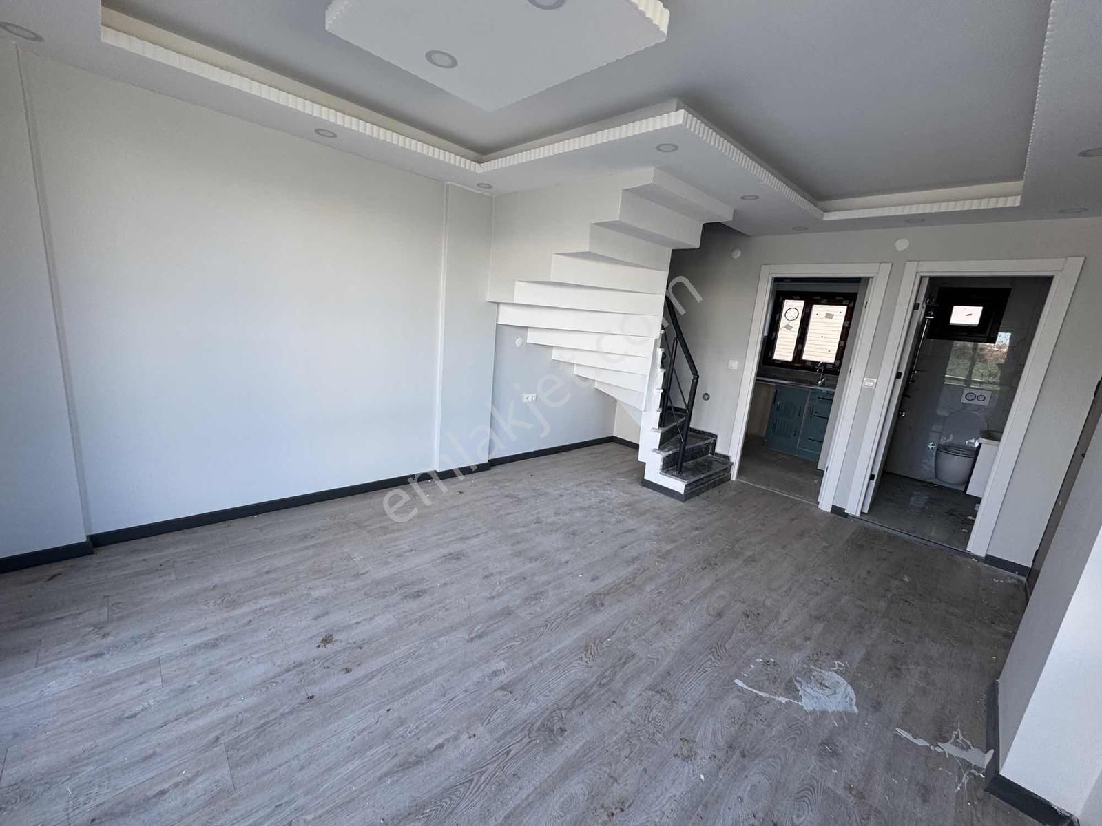 #mega Yapı# Kapalı Mutfak Köşebaşı Arsa İçinde İskanlı Villa - Görsel 24