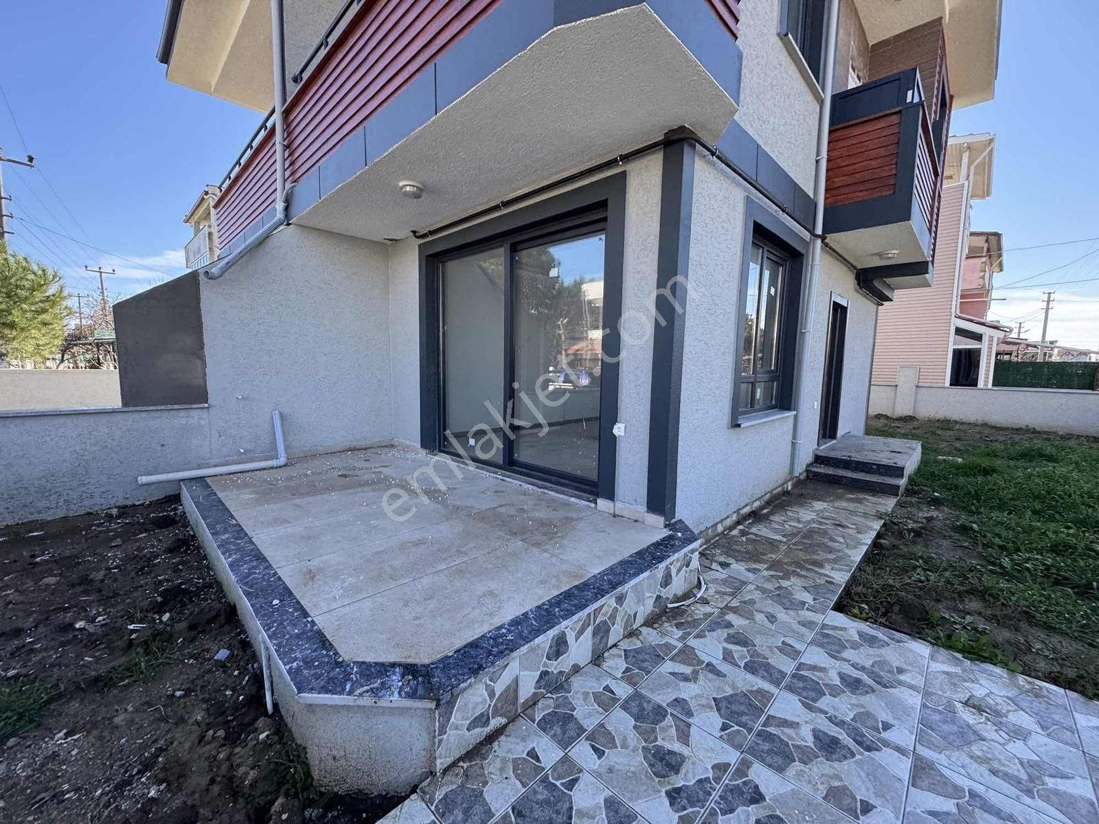 #mega Yapı# Kapalı Mutfak Köşebaşı Arsa İçinde İskanlı Villa - Görsel 3