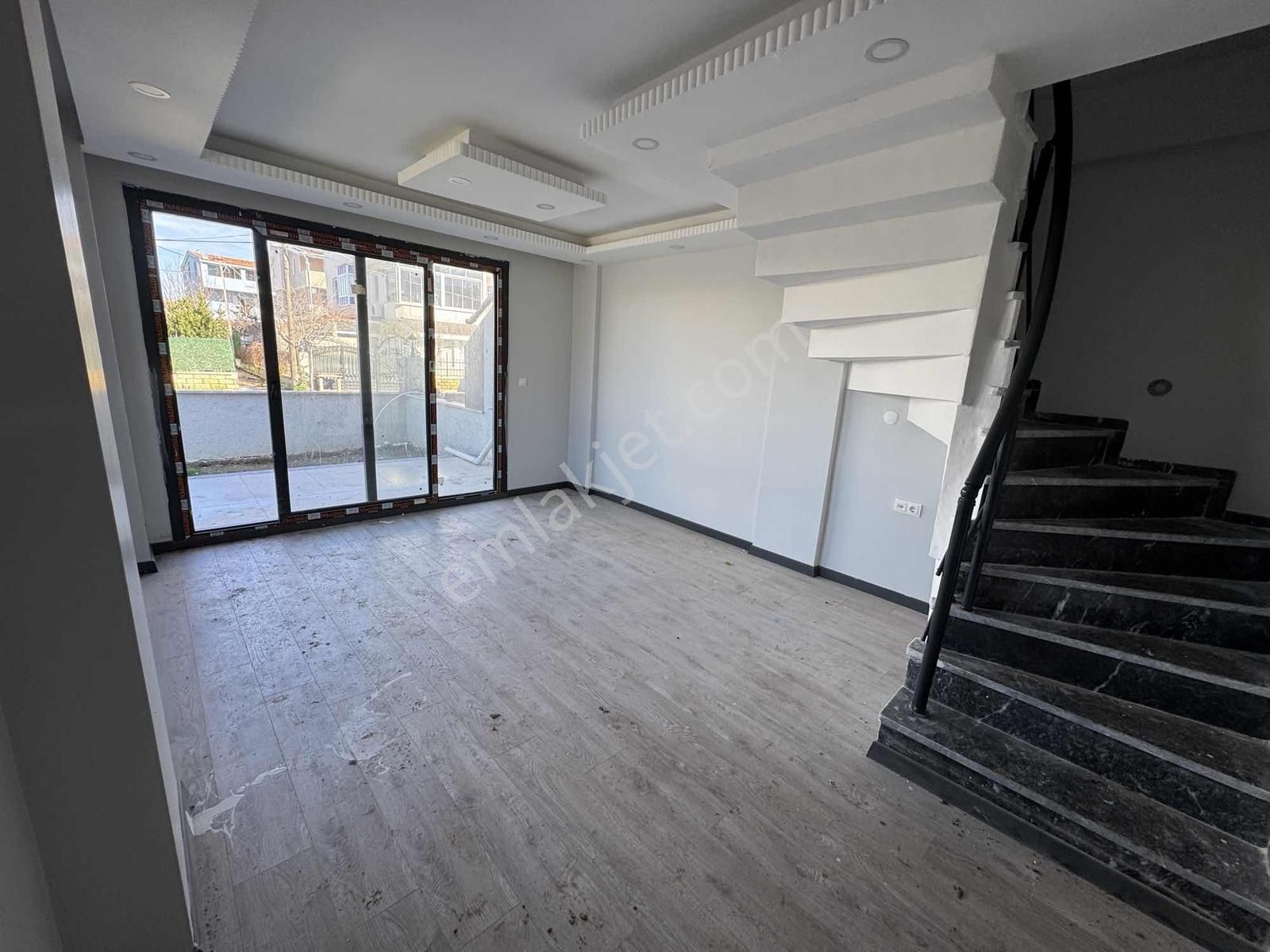 #mega Yapı# Kapalı Mutfak Köşebaşı Arsa İçinde İskanlı Villa - Görsel 14