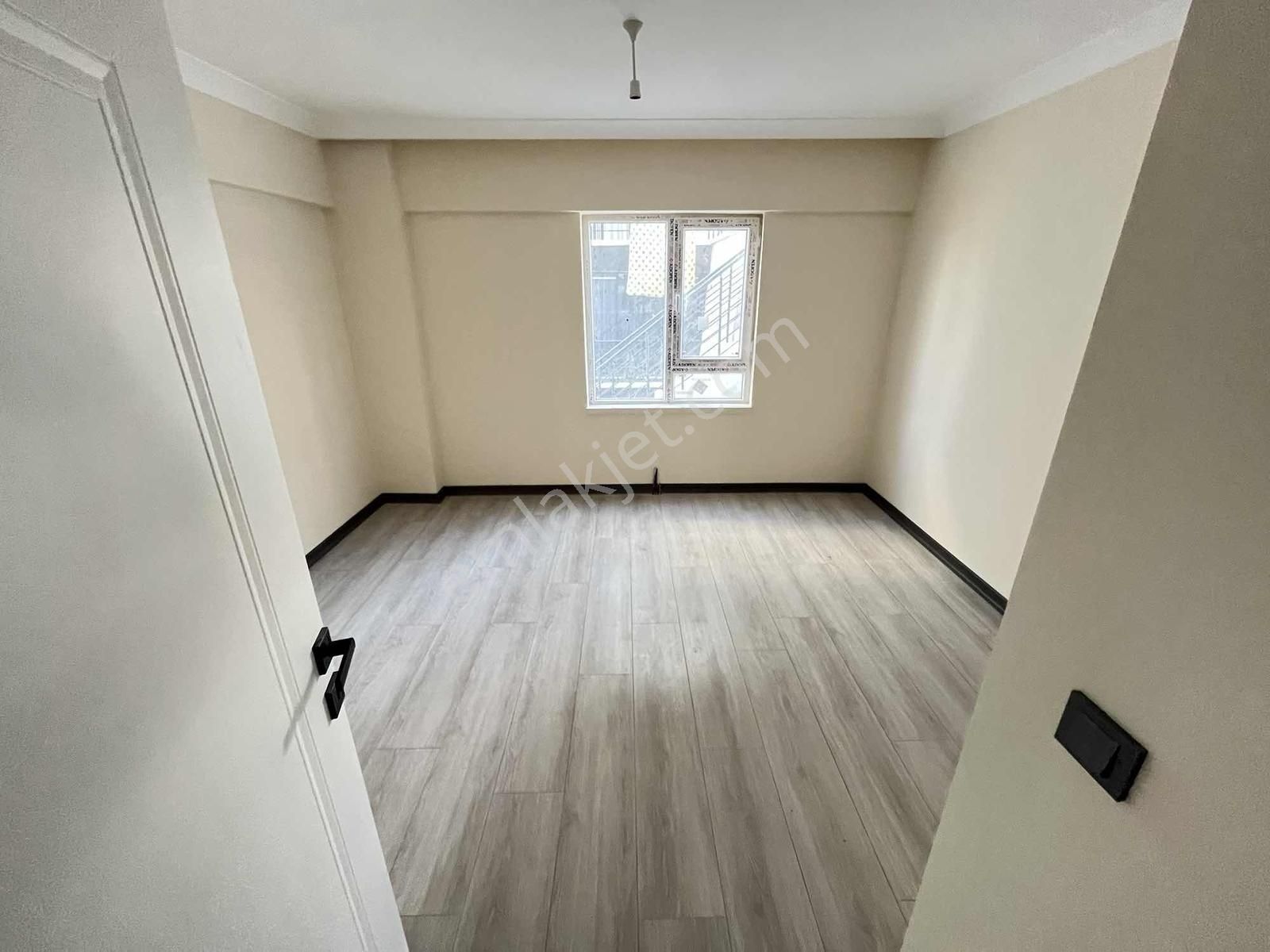 Ultra Lüks 1.sınıf Full Yapılı Oturuma Hazır 2+1 90m2 Daire !! - Görsel 4