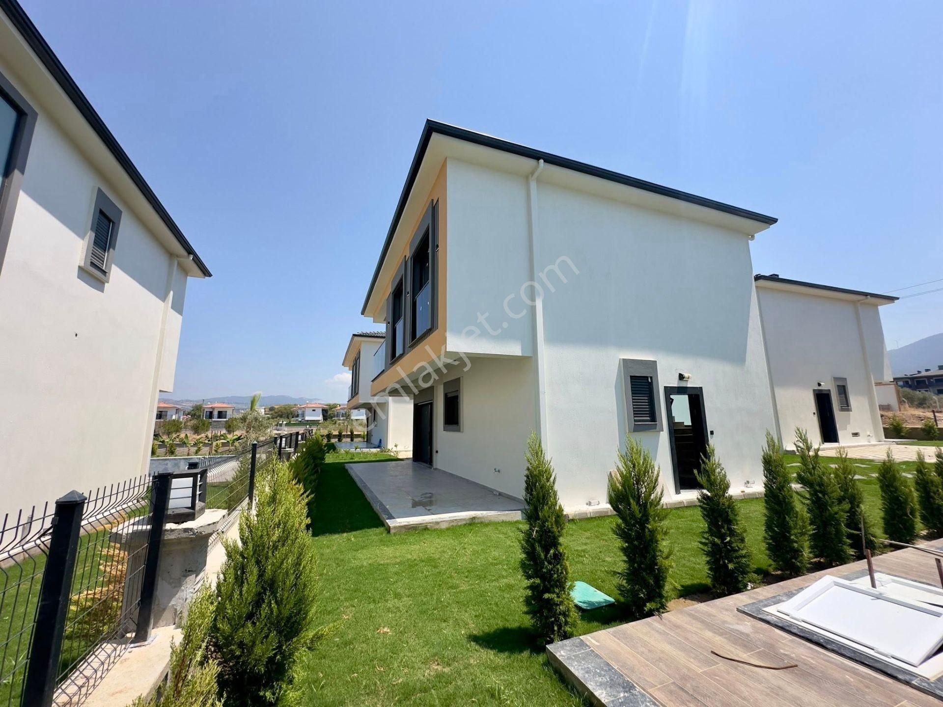 Kuşadası Davutlarda Sıfır Tek Müstakil Havuzlu Sitede 3+1 - Görsel 2