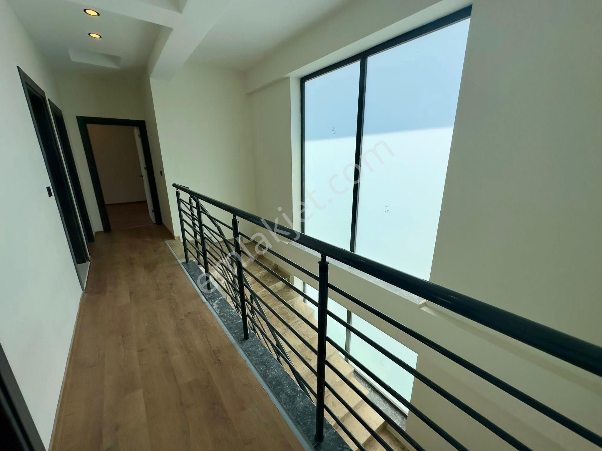 Kuşadası Davutlarda Sıfır Tek Müstakil Havuzlu Sitede 3+1 - Görsel 28