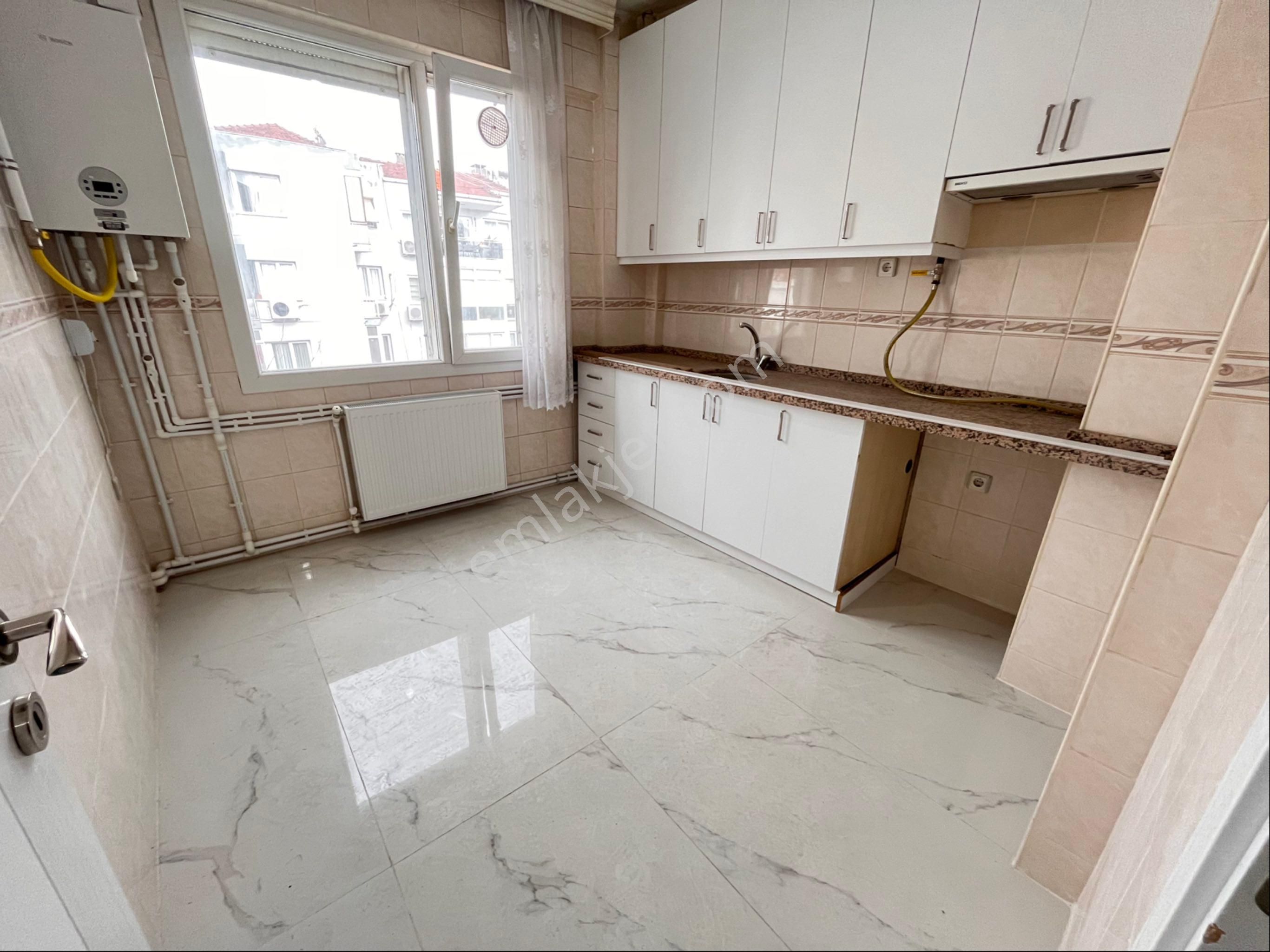 Araphasan Mah Caddenin Dibinde 3+1 110m2 Arakat Köşe Daire - Görsel 5