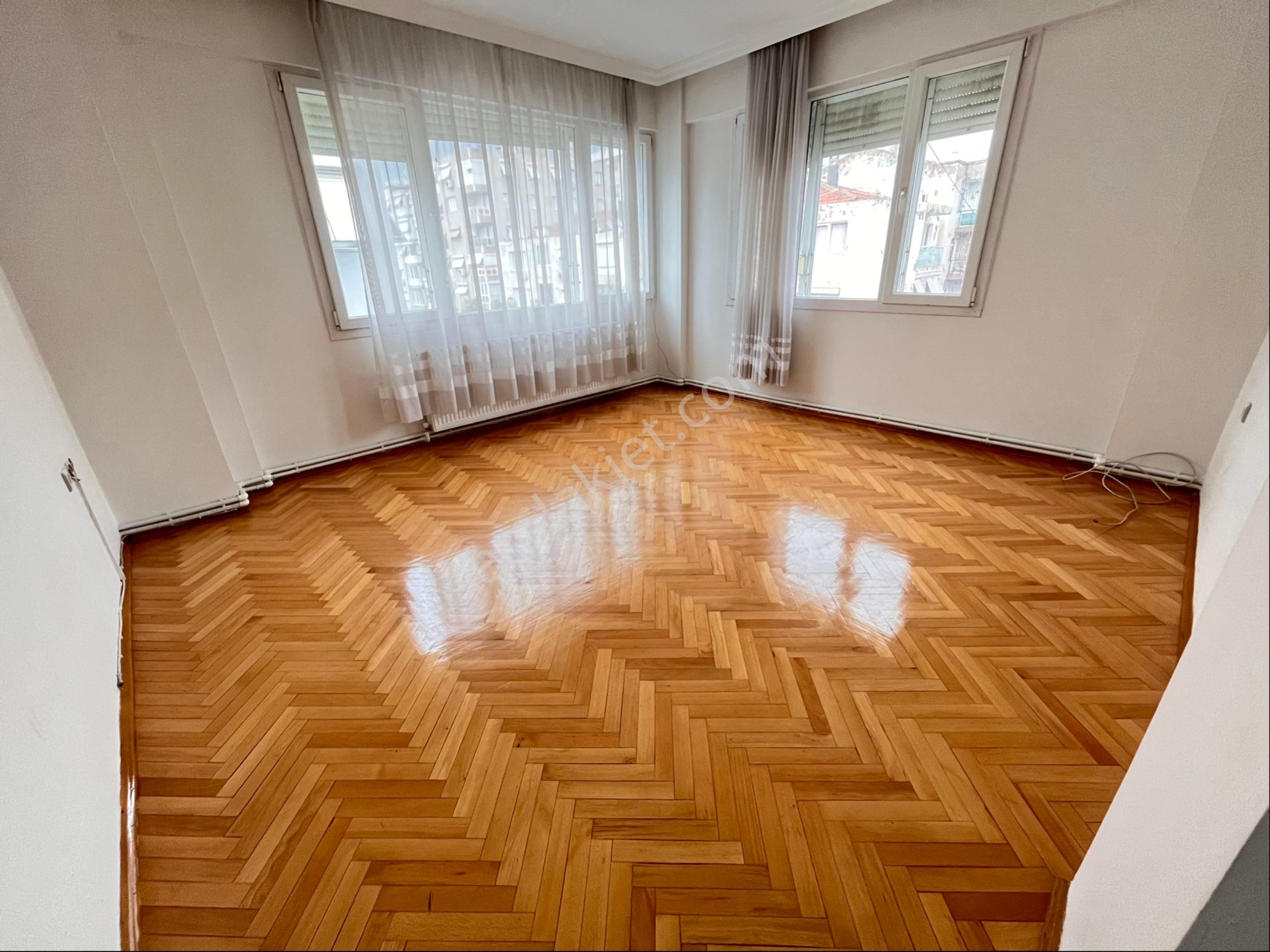 Araphasan Mah Caddenin Dibinde 3+1 110m2 Arakat Köşe Daire - Görsel 3