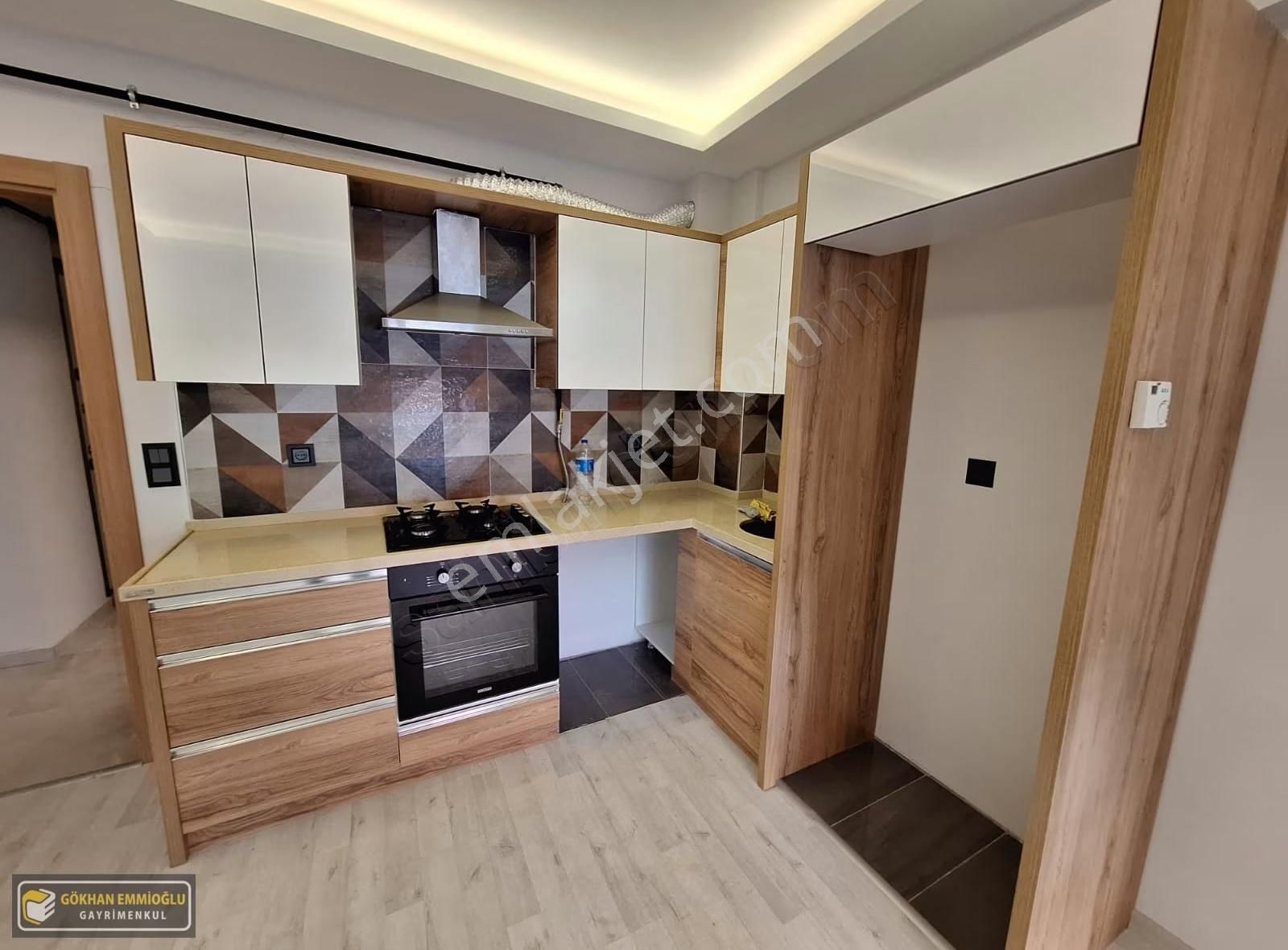 Çevreyolu Yakını 1+1 Çift Cepheli Kiracılı Yüksek Zemin Daire - Görsel 6