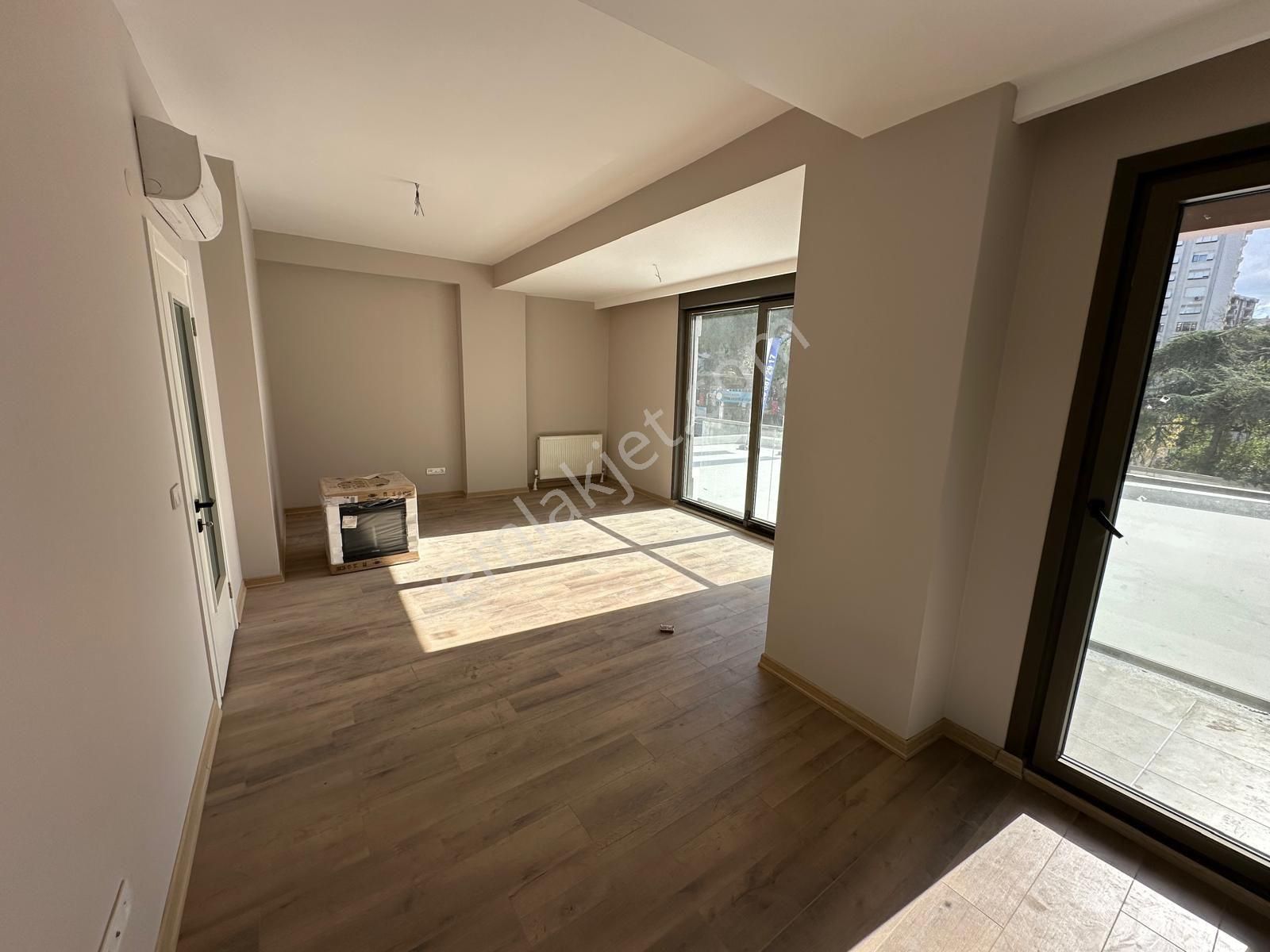 Ethem Efendi Caddesi Üzerinde 96m Net - Görsel 2