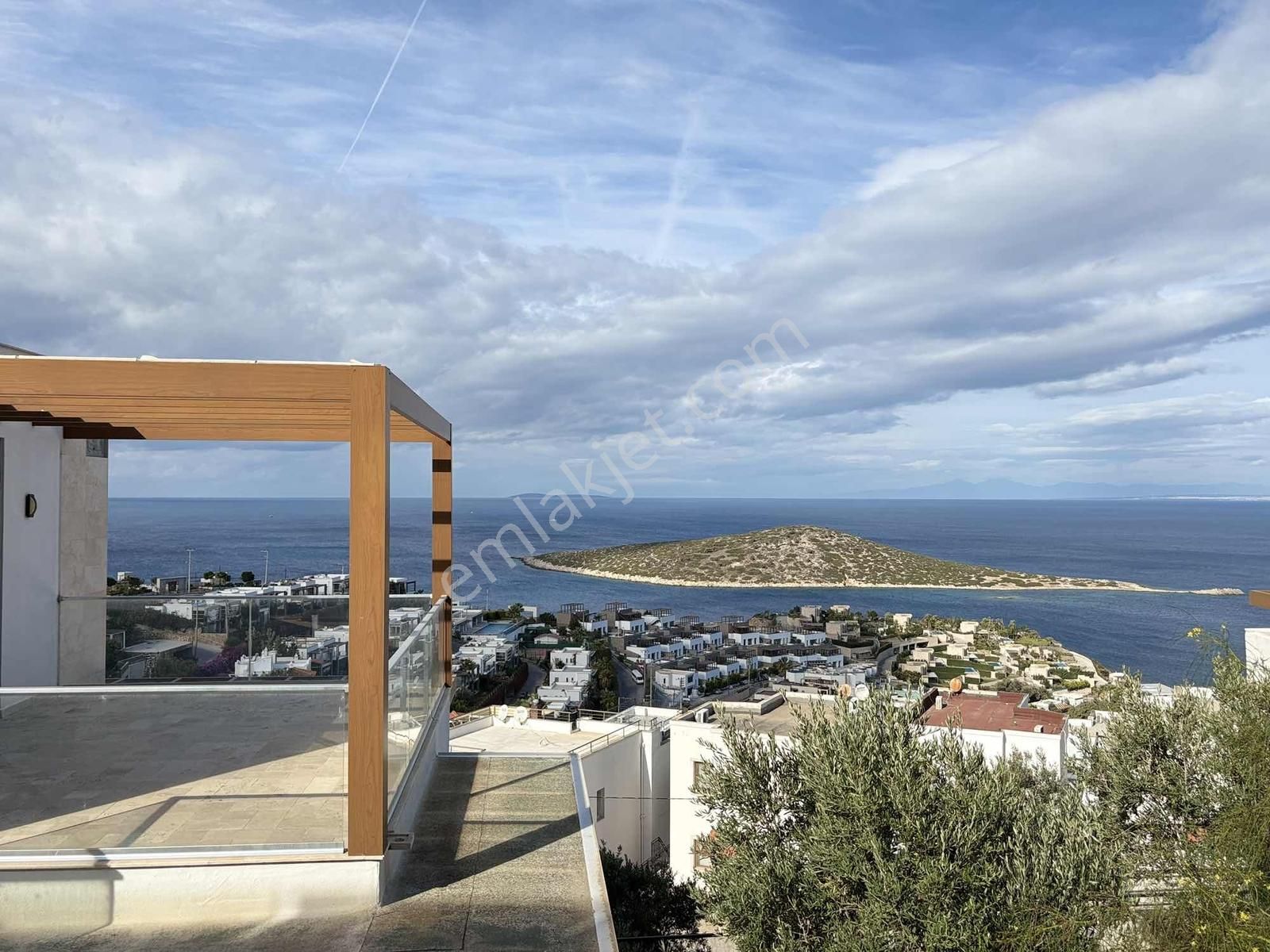 Bodrum Koyunbaba'da Deniz Manzaralı Dubleks Satılık Daire