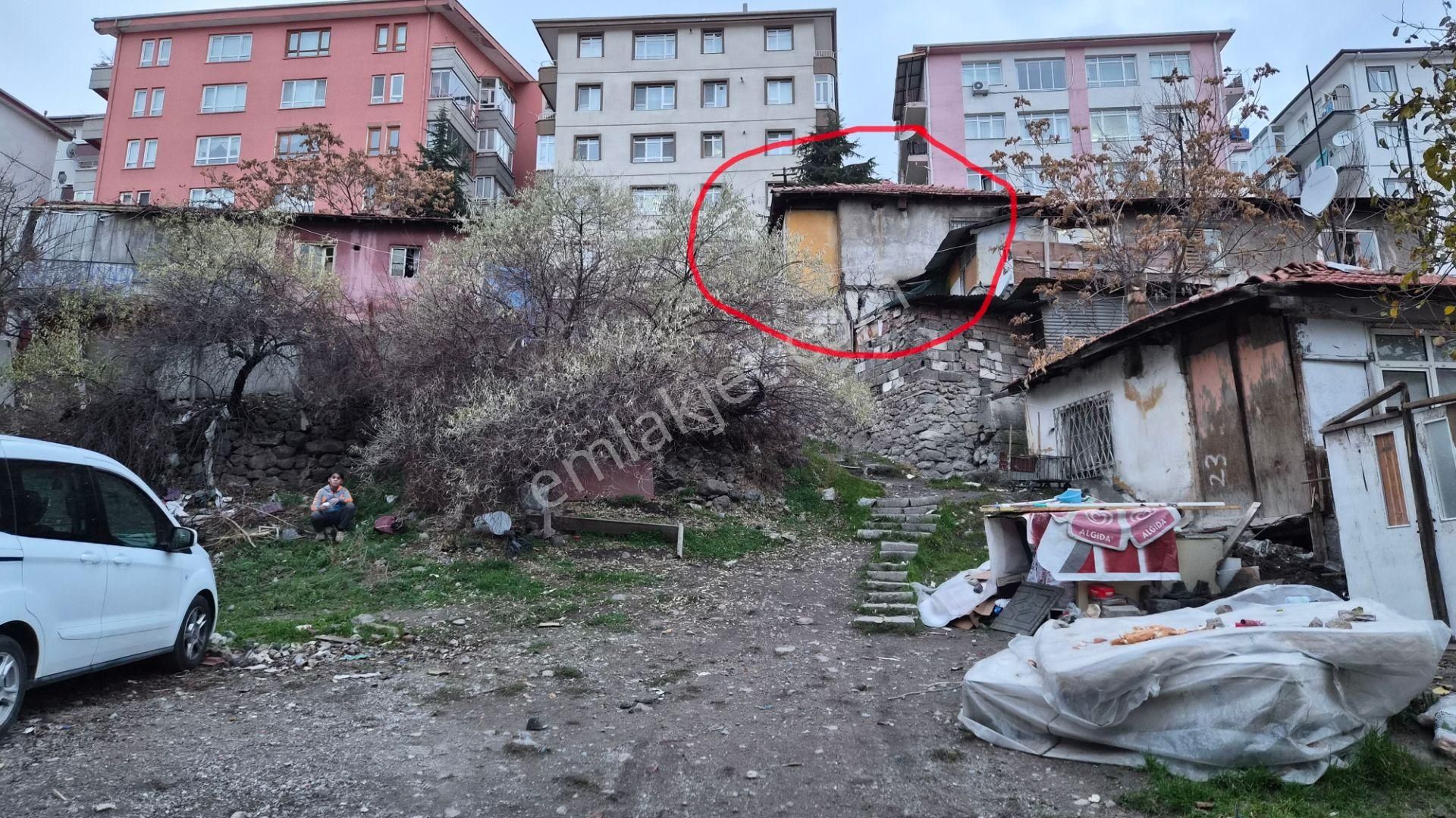 Kent Emlak'tan 59 Metre İmarlı Arsa Gecekondu - Görsel 3