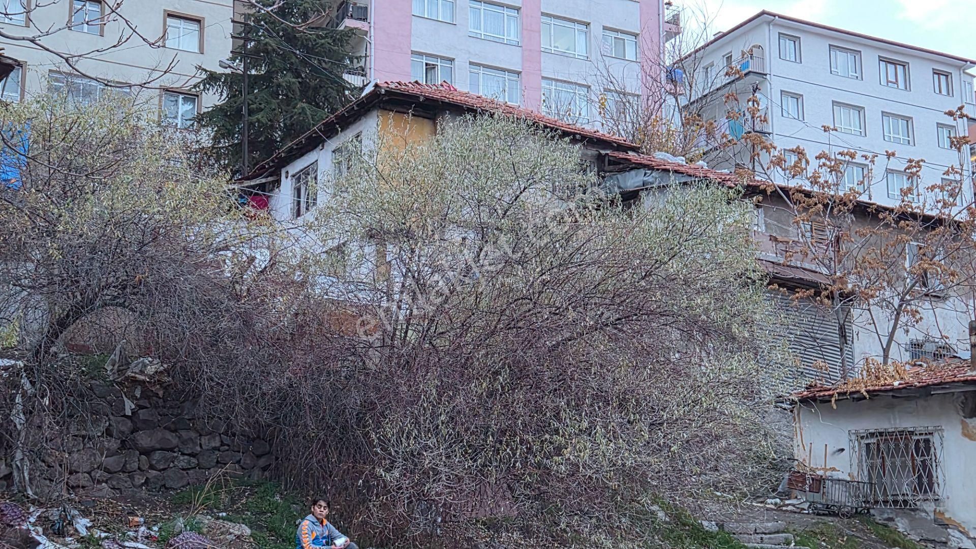 Kent Emlak'tan 59 Metre İmarlı Arsa Gecekondu - Görsel 2