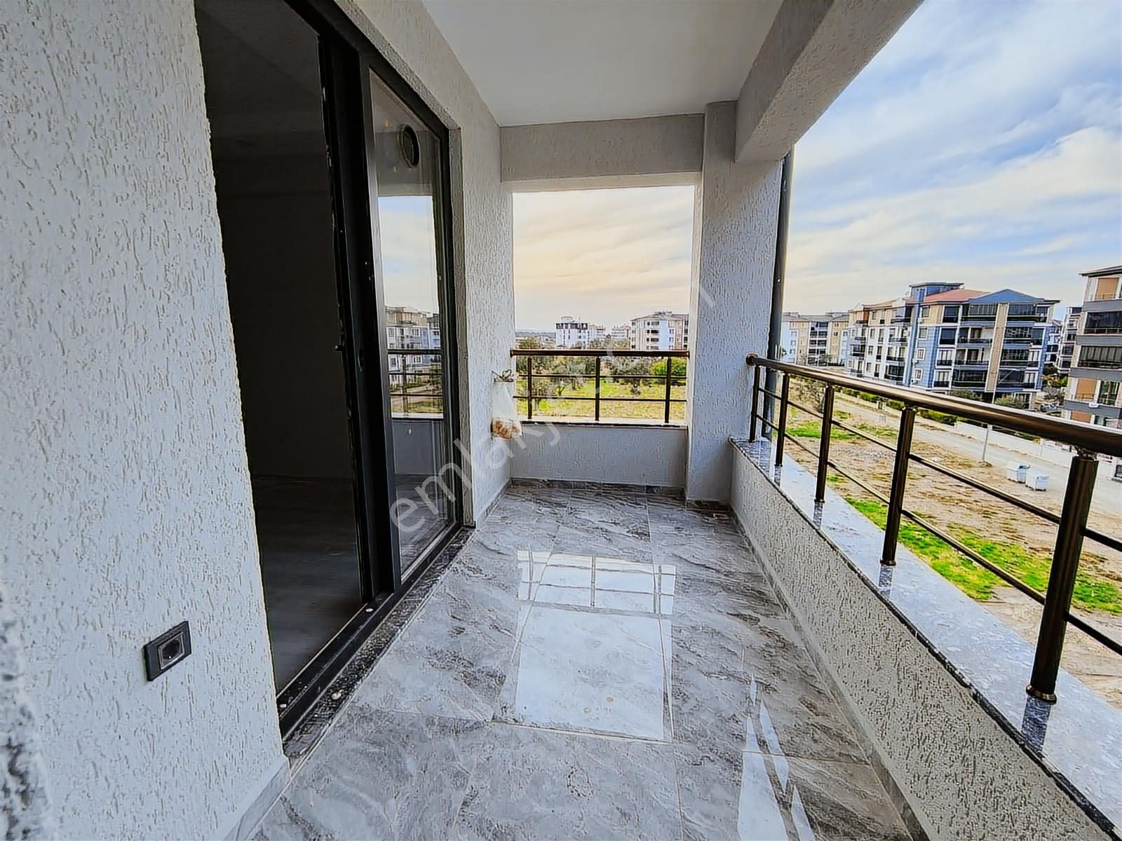 Rw Nefes'ten Cumhuriyet Mahallesinde 1+1 Daire