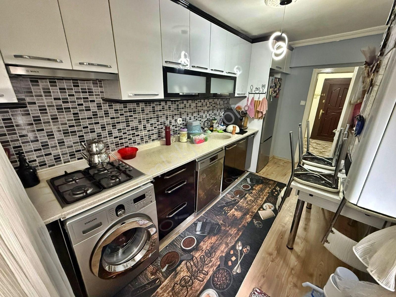 Şehrin Kalbinde Tren İstasyon Dibi Katta Yüksek Kredi İmkanı 3+1 - Görsel 2