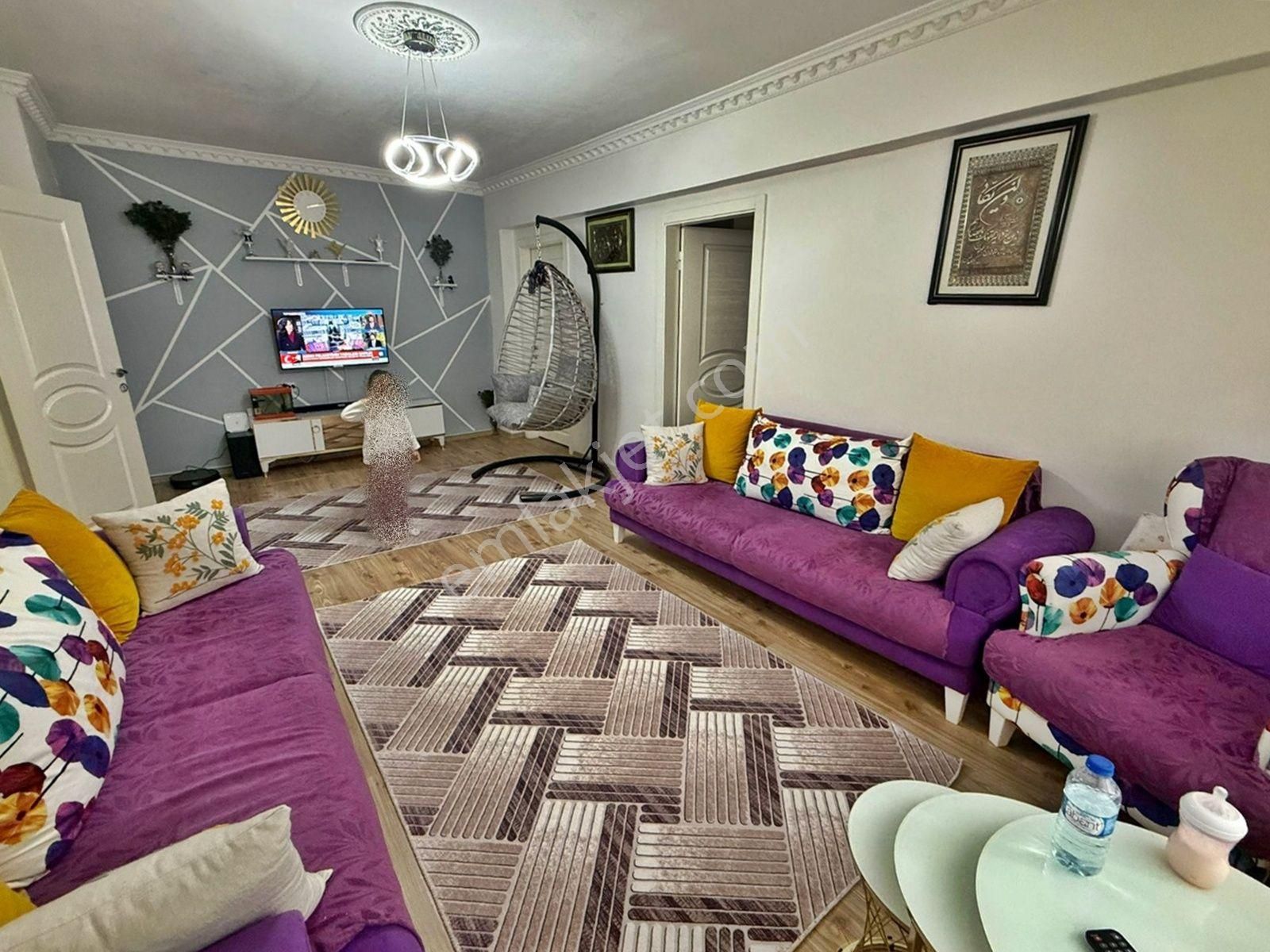 Şehrin Kalbinde Tren İstasyon Dibi Katta Yüksek Kredi İmkanı 3+1