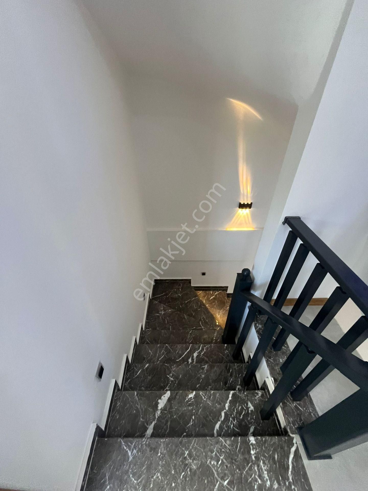 Didim Hisar Mah. 250 M2 Üzerinde Havuzlu Ve Bahçeli 3+1 Ayrı Mutfaklı Villamız Satılık - Görsel 28