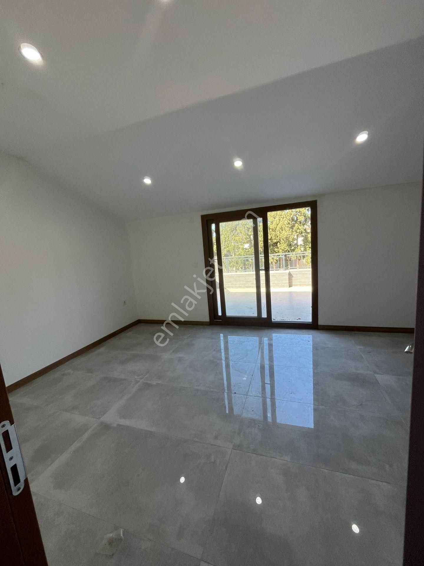 Didim Hisar Mah. 250 M2 Üzerinde Havuzlu Ve Bahçeli 3+1 Ayrı Mutfaklı Villamız Satılık - Görsel 18