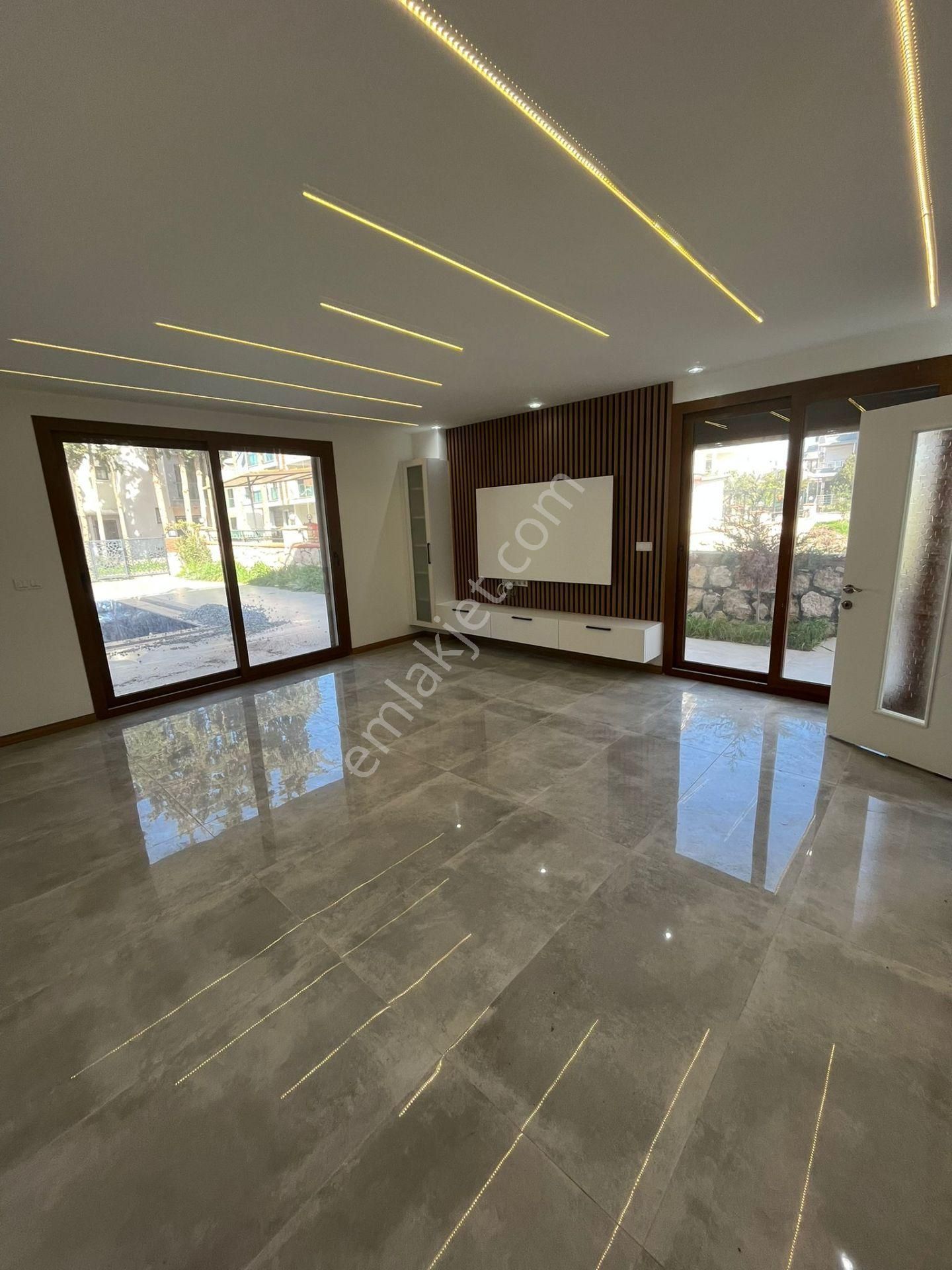 Didim Hisar Mah. 250 M2 Üzerinde Havuzlu Ve Bahçeli 3+1 Ayrı Mutfaklı Villamız Satılık - Görsel 7