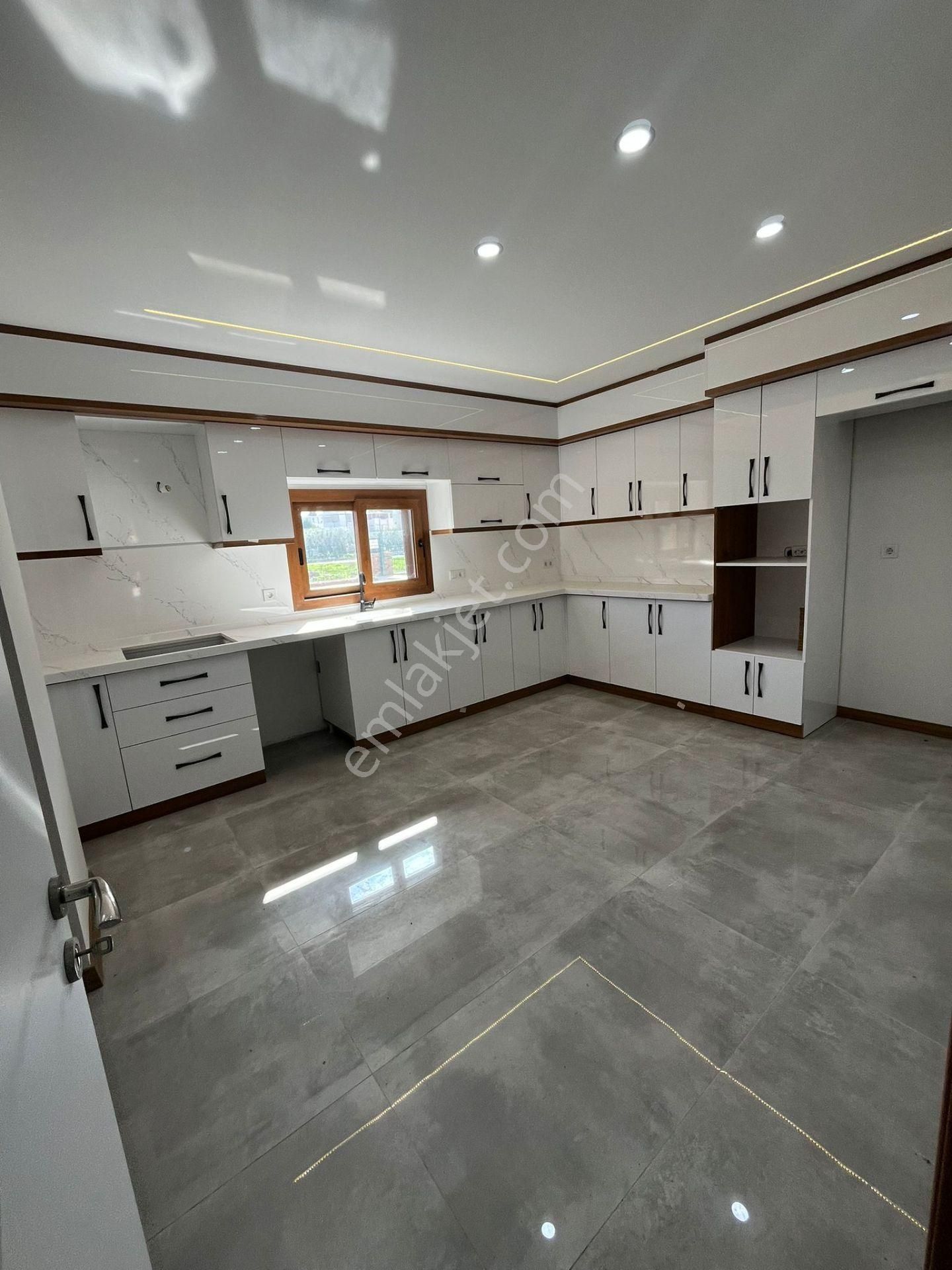 Didim Hisar Mah. 250 M2 Üzerinde Havuzlu Ve Bahçeli 3+1 Ayrı Mutfaklı Villamız Satılık - Görsel 8