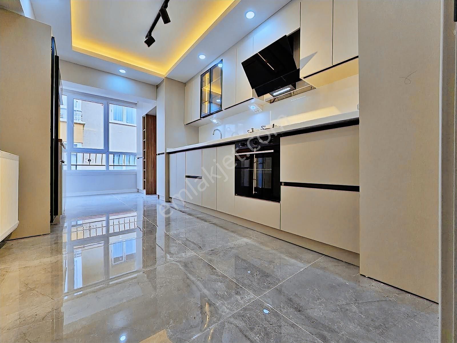 İstasyon Mh'de 3+1 Katta 145 M2 Ultra Lüks Yapılı Daire